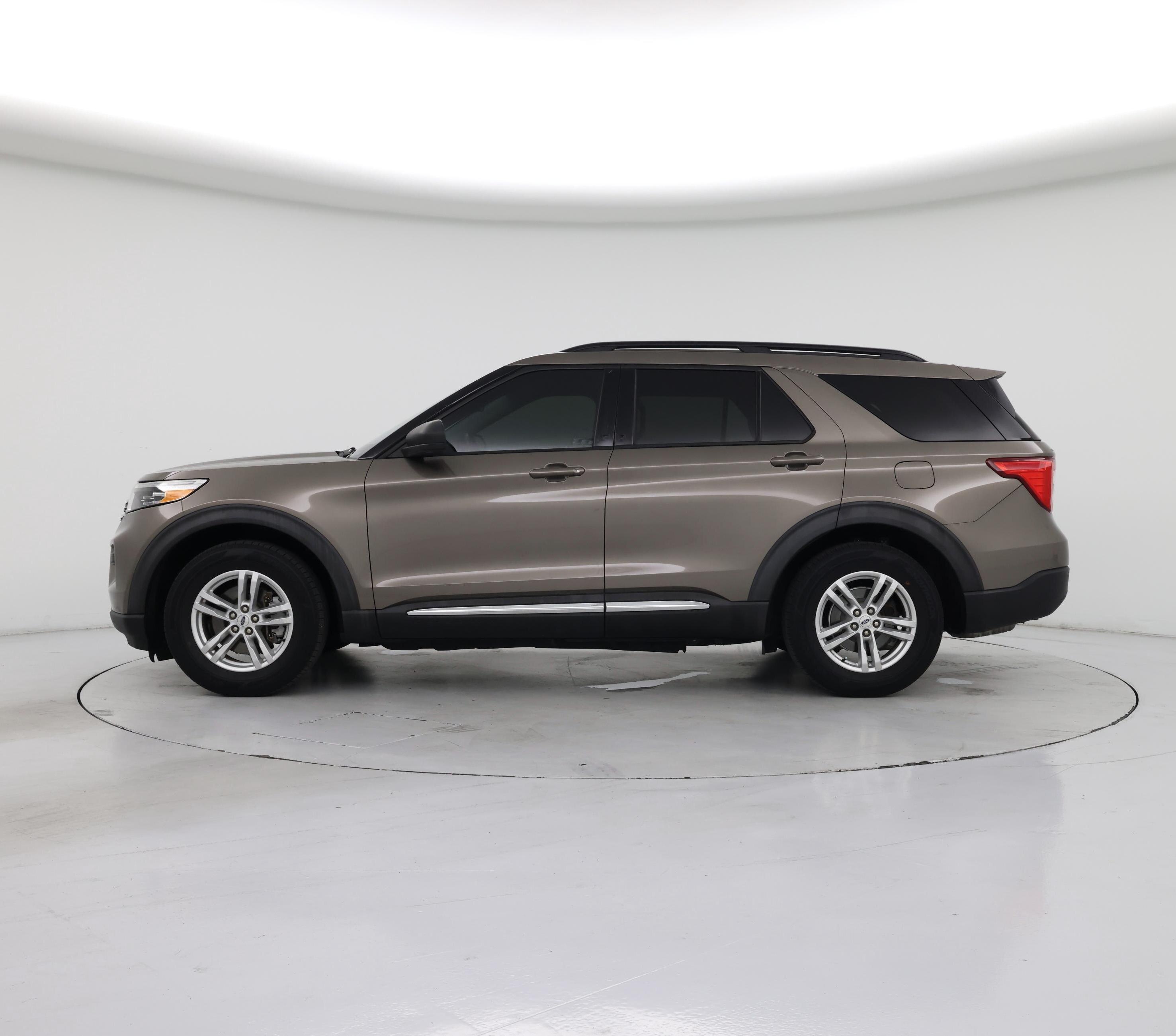 Thumbnail: 2021 Ford Explorer - 3