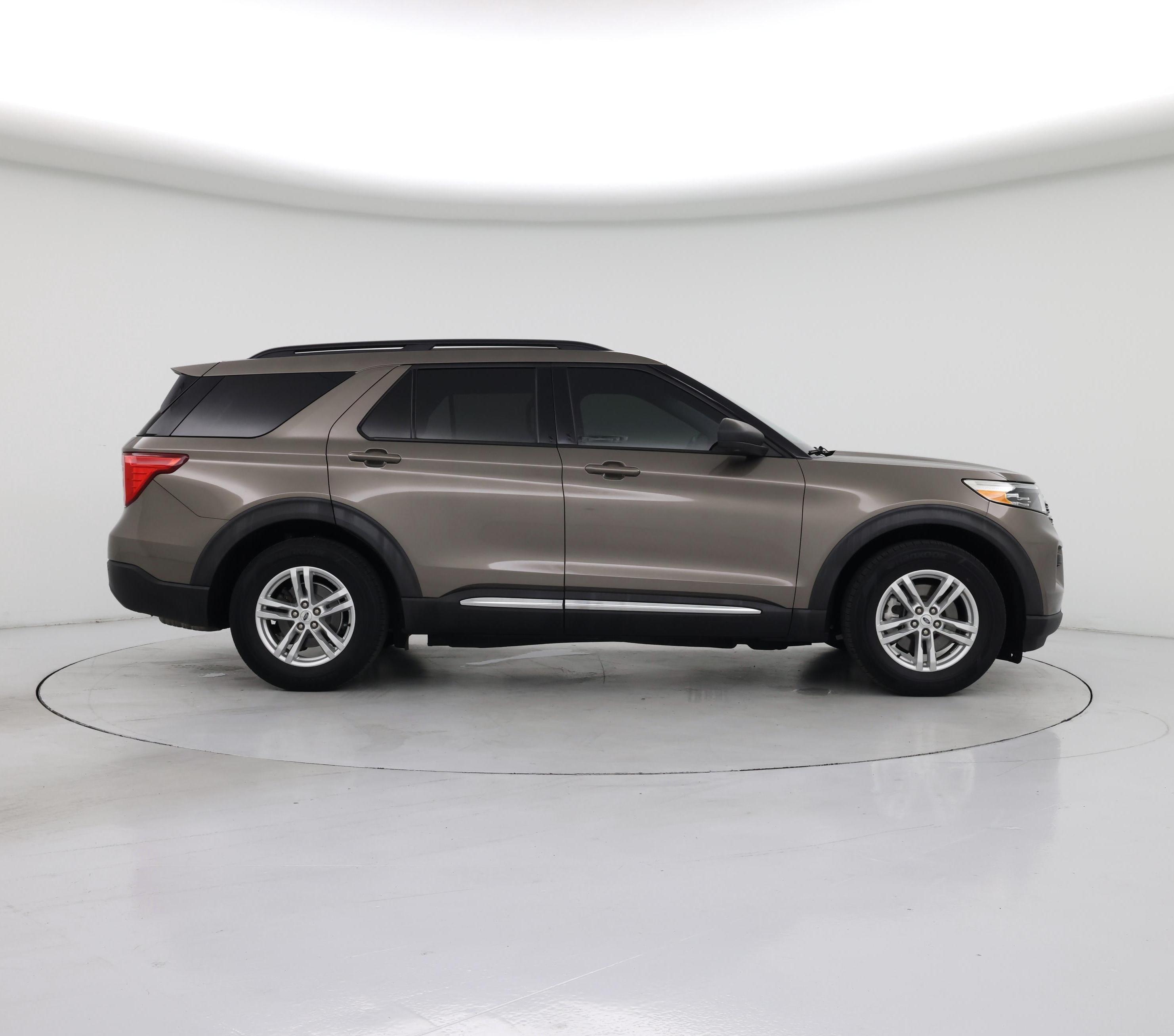 Thumbnail: 2021 Ford Explorer - 7
