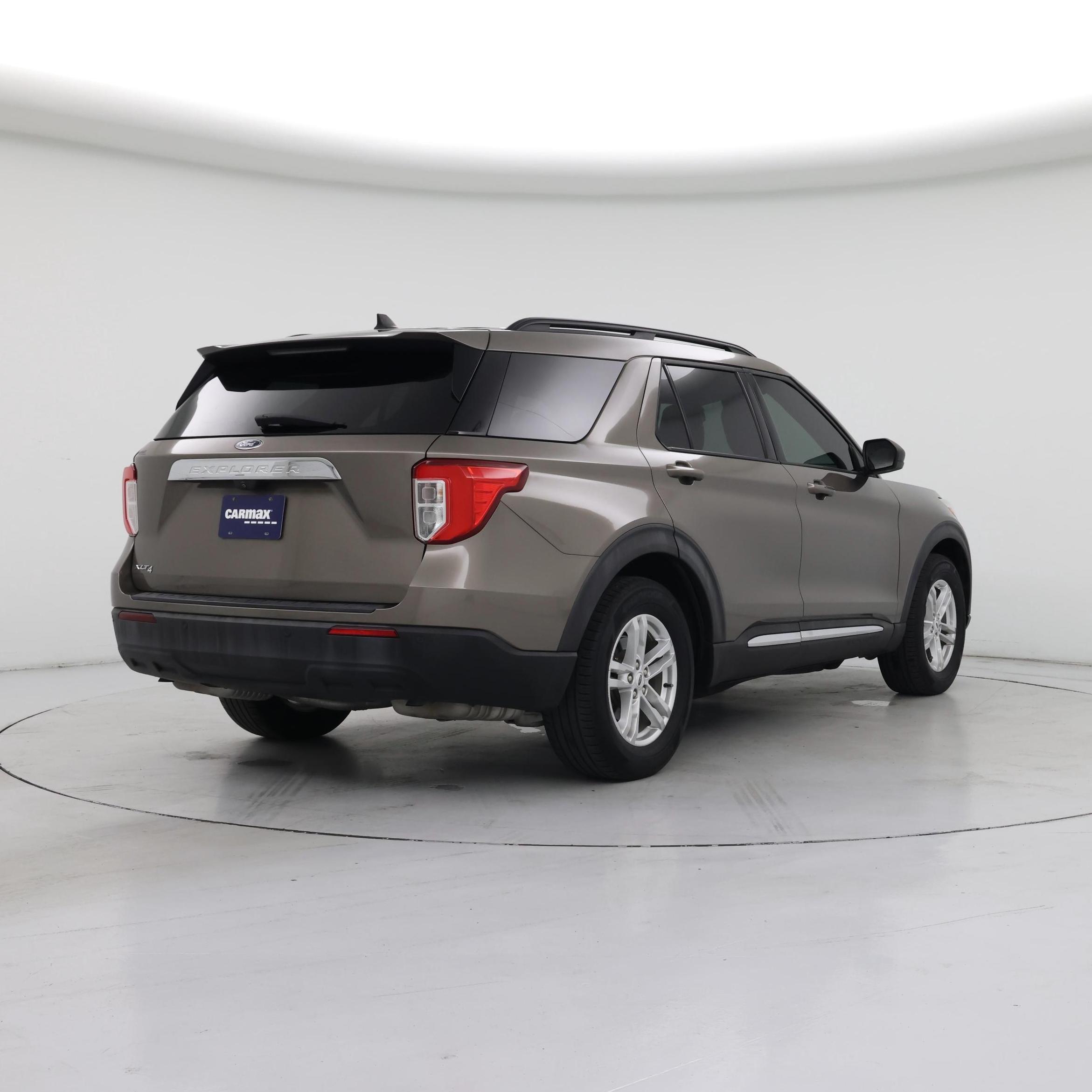 Thumbnail: 2021 Ford Explorer - 8