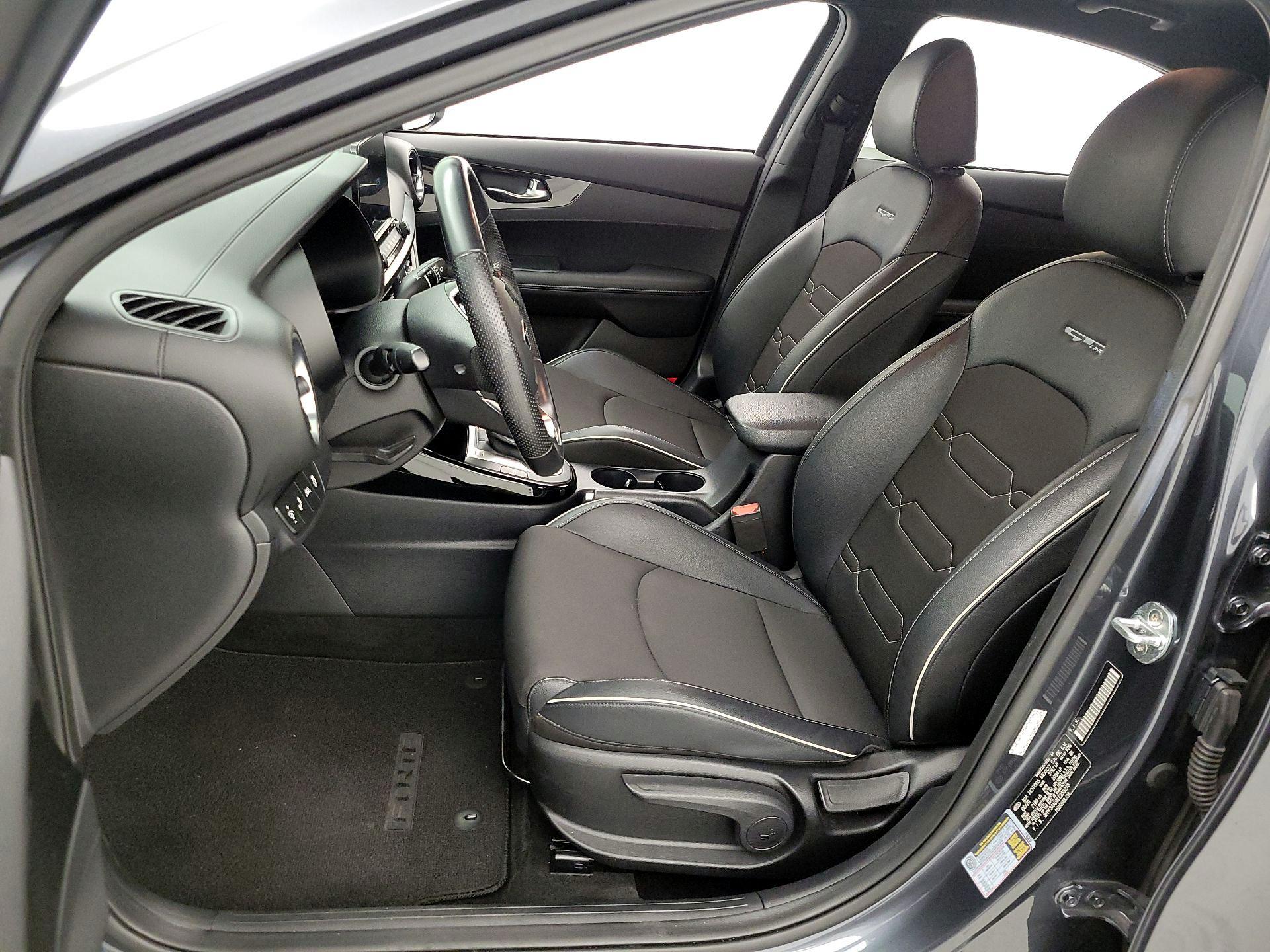Thumbnail: 2020 Kia Forte - 11