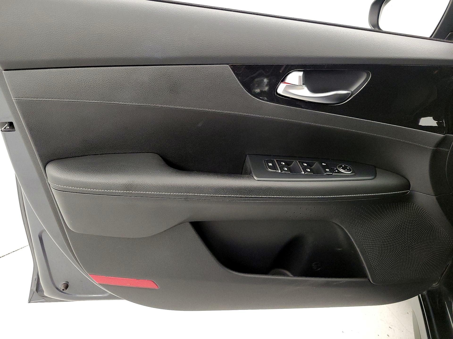 Thumbnail: 2020 Kia Forte - 12