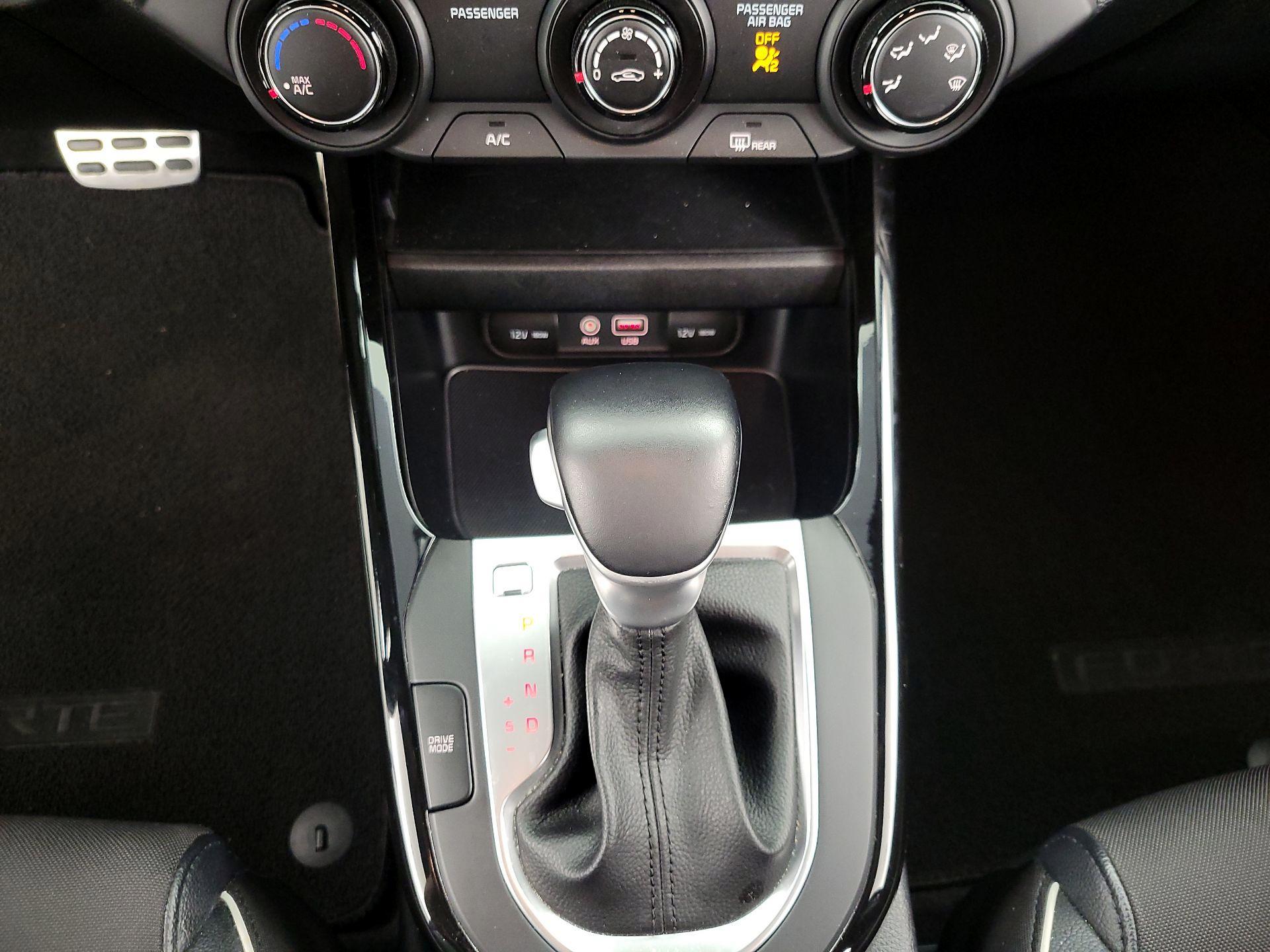 Thumbnail: 2020 Kia Forte - 17
