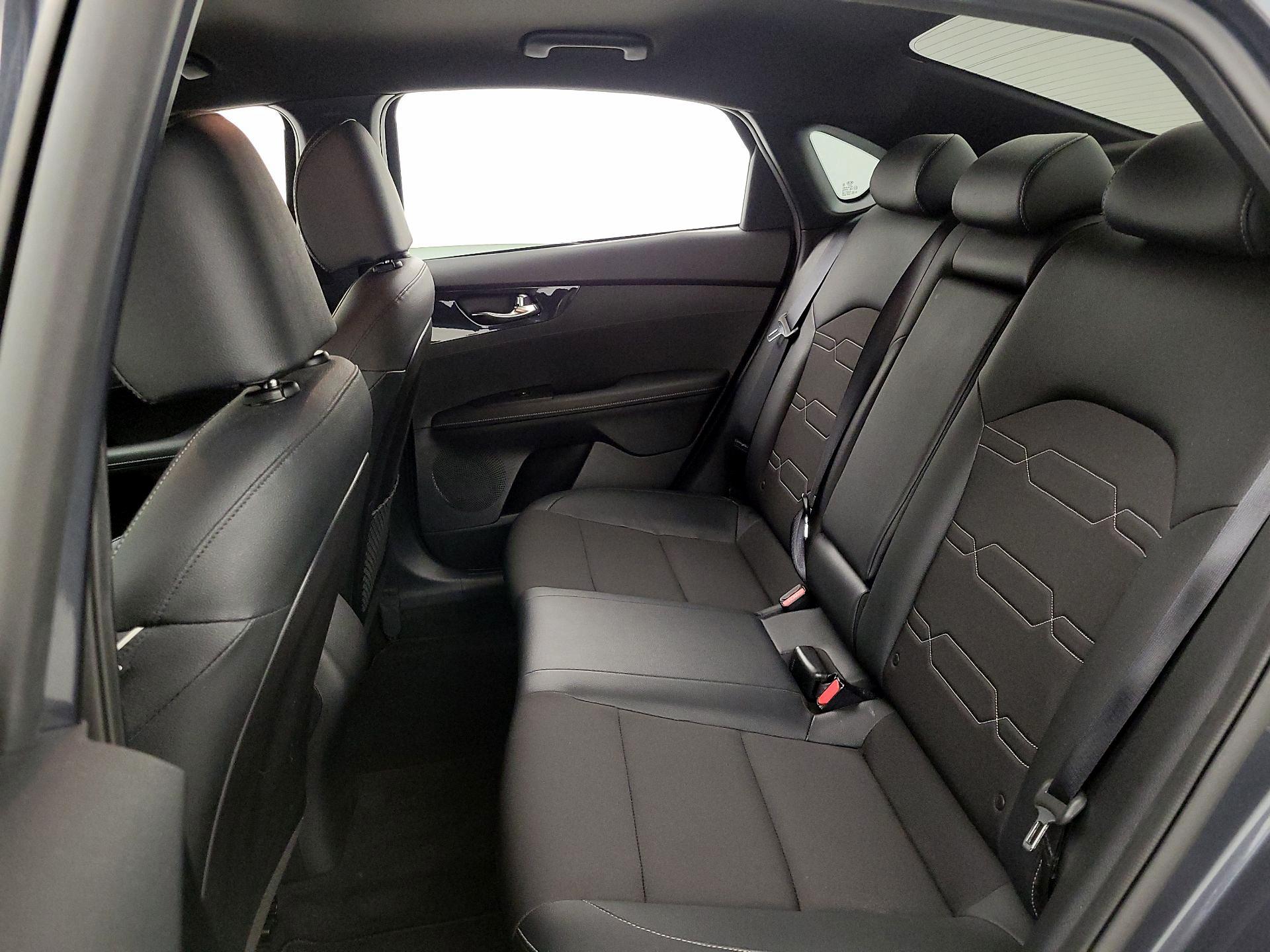 Thumbnail: 2020 Kia Forte - 19