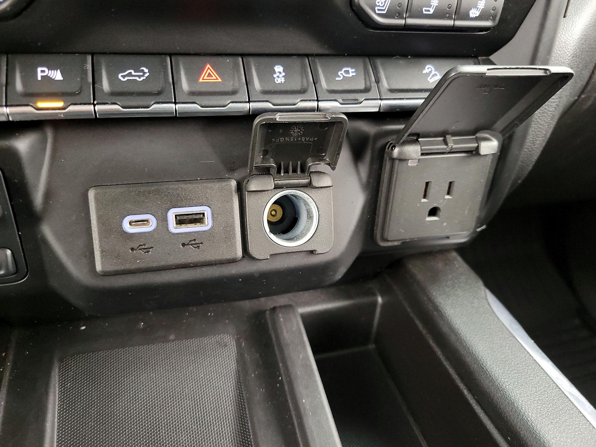 Thumbnail: 2021 GMC Sierra 2500 - 19