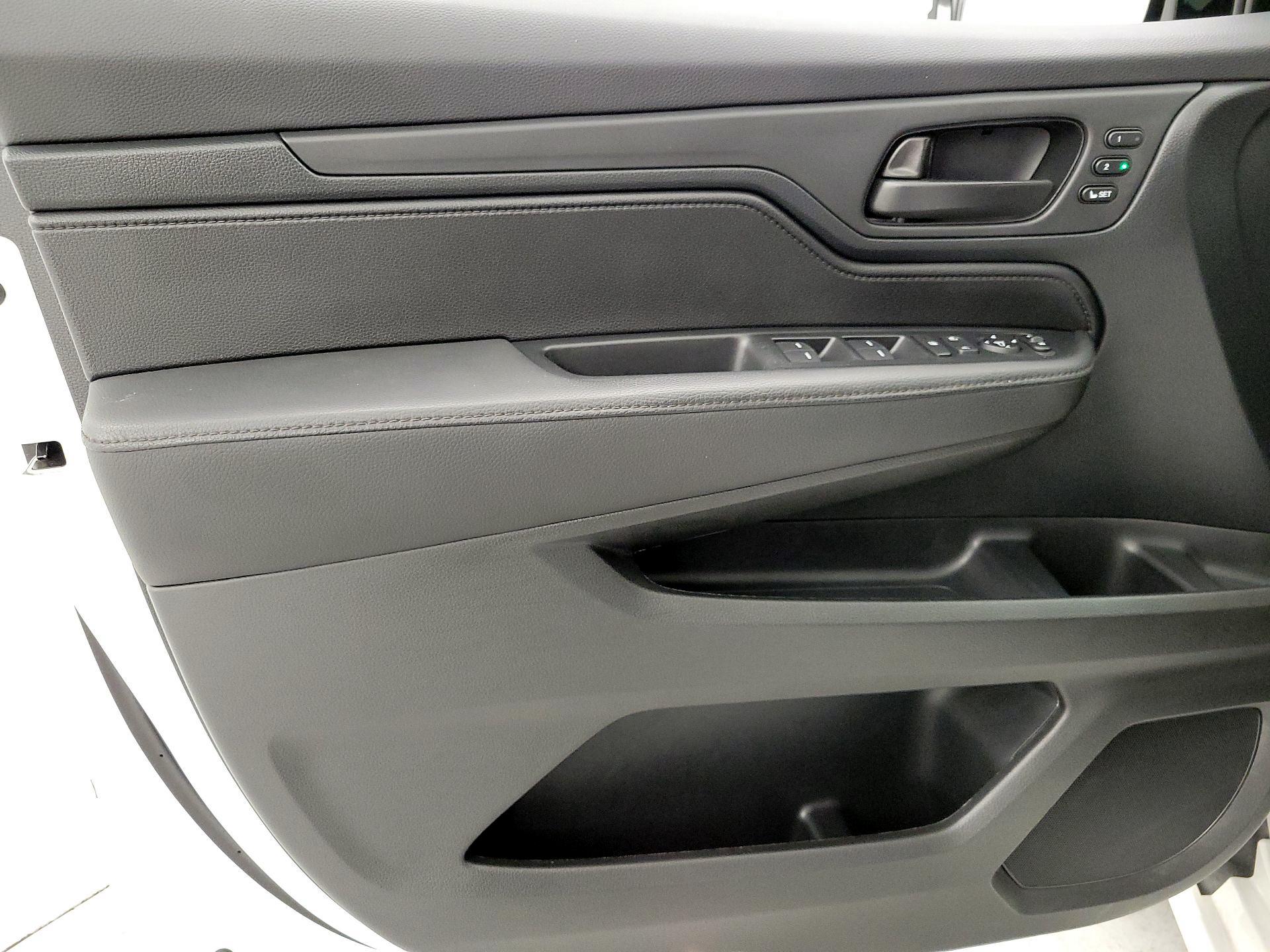 Thumbnail: 2023 Honda Odyssey - 12