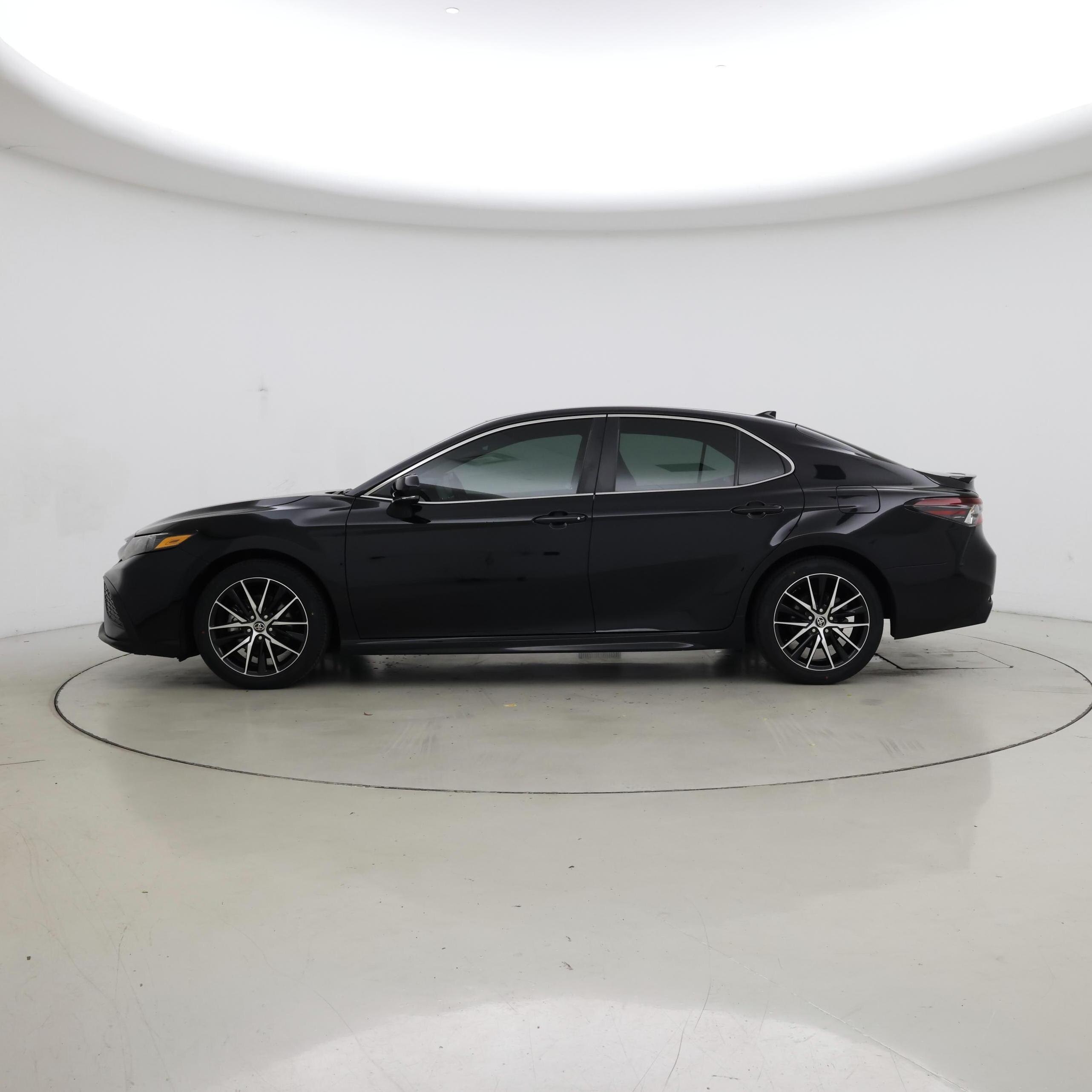 Thumbnail: 2023 Toyota Camry - 3