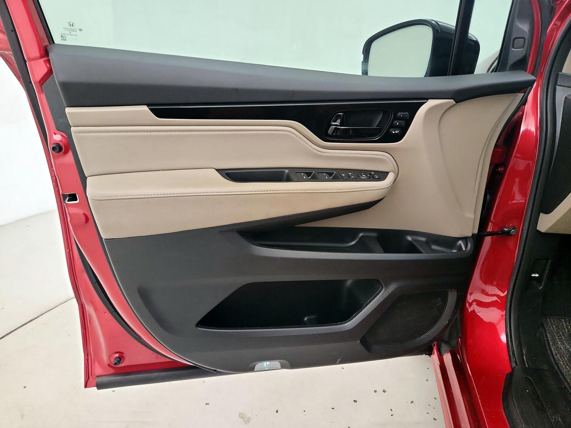 Thumbnail: 2023 Honda Odyssey - 12