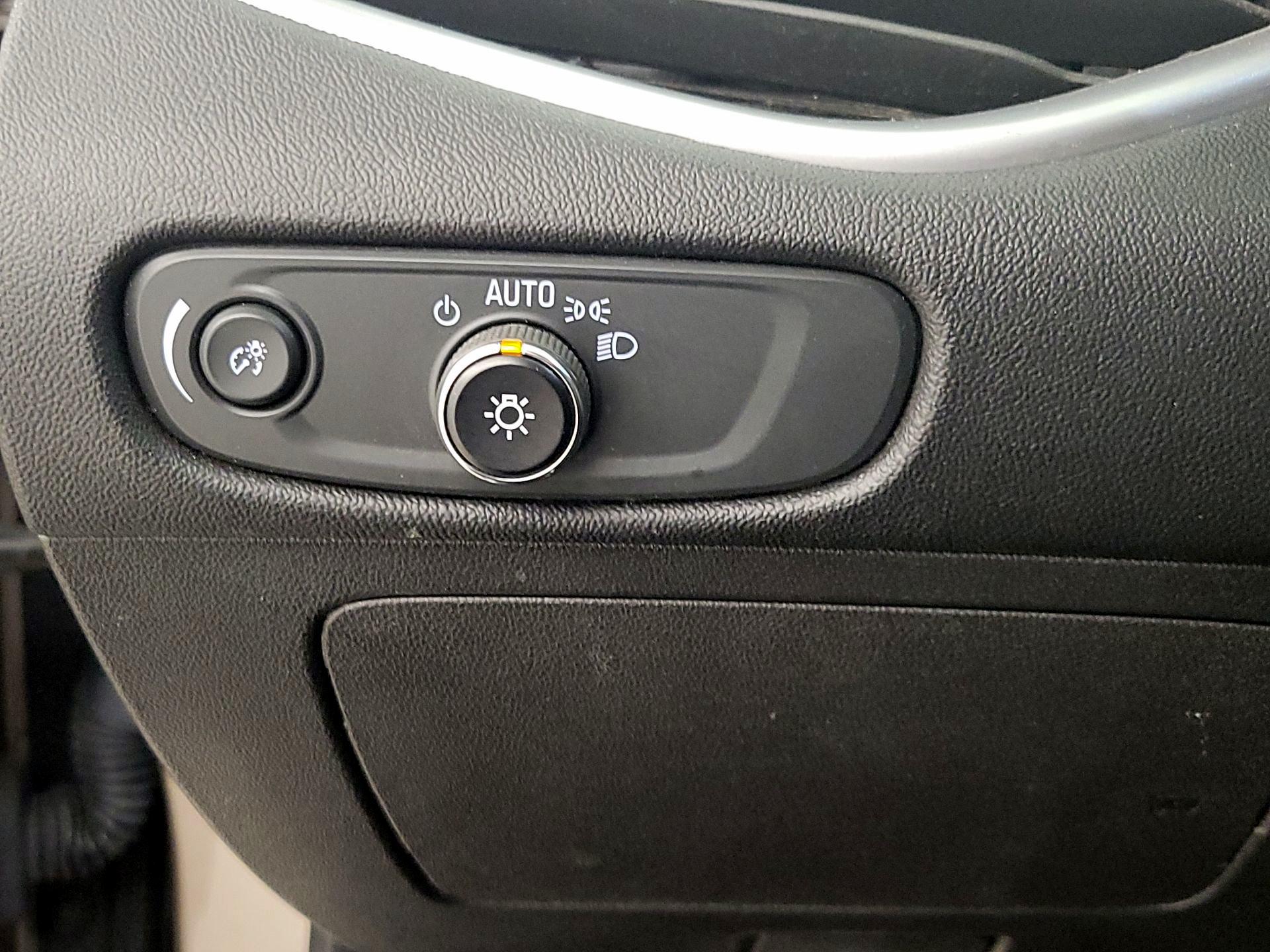 Thumbnail: 2023 Chevrolet Malibu - 13