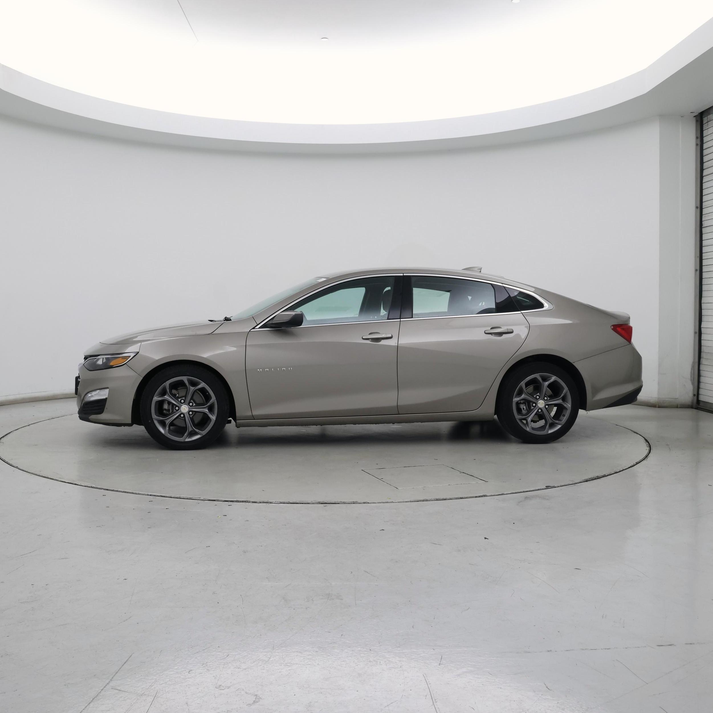 Thumbnail: 2023 Chevrolet Malibu - 3