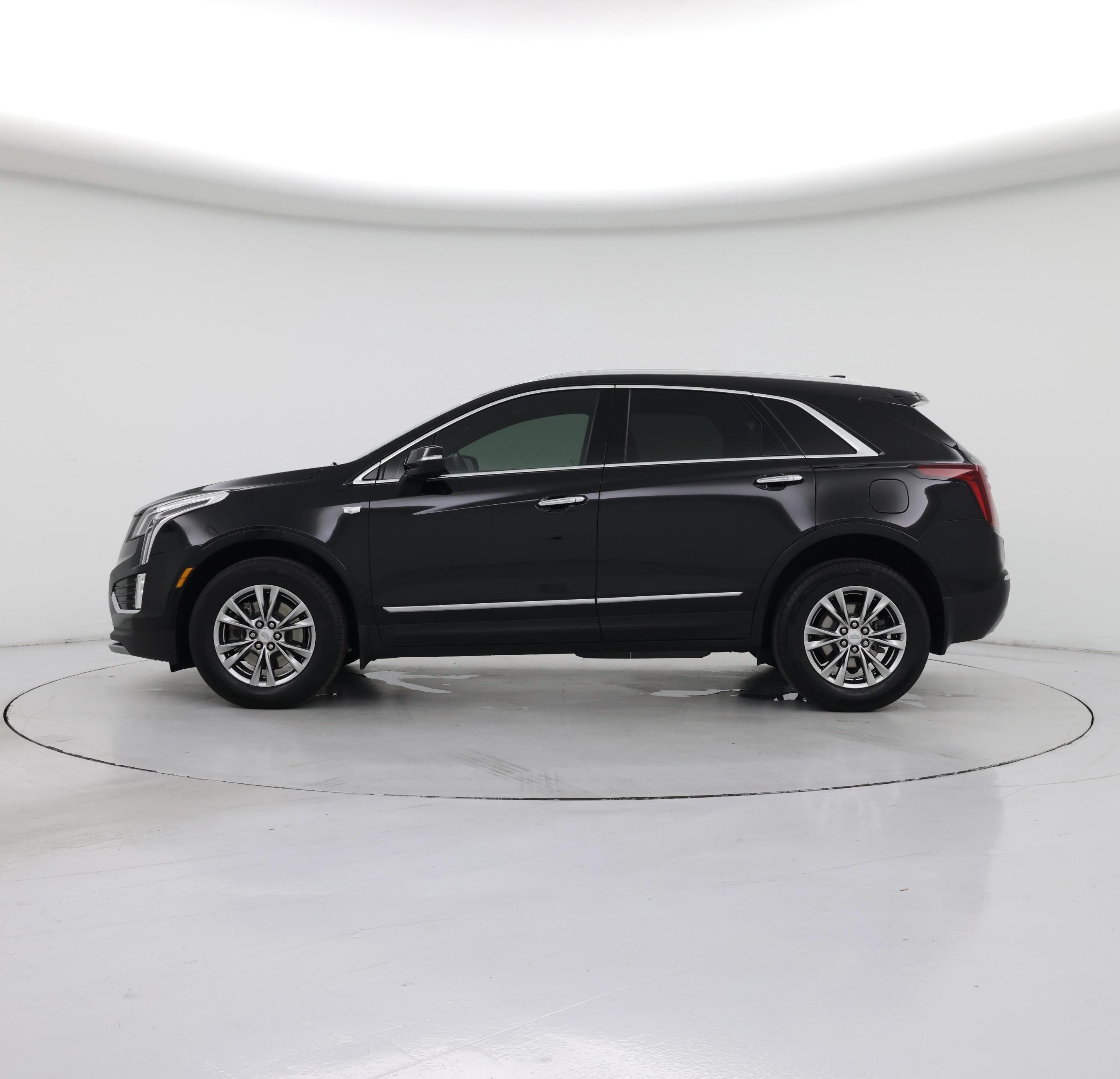 Thumbnail: 2021 Cadillac XT5 - 3
