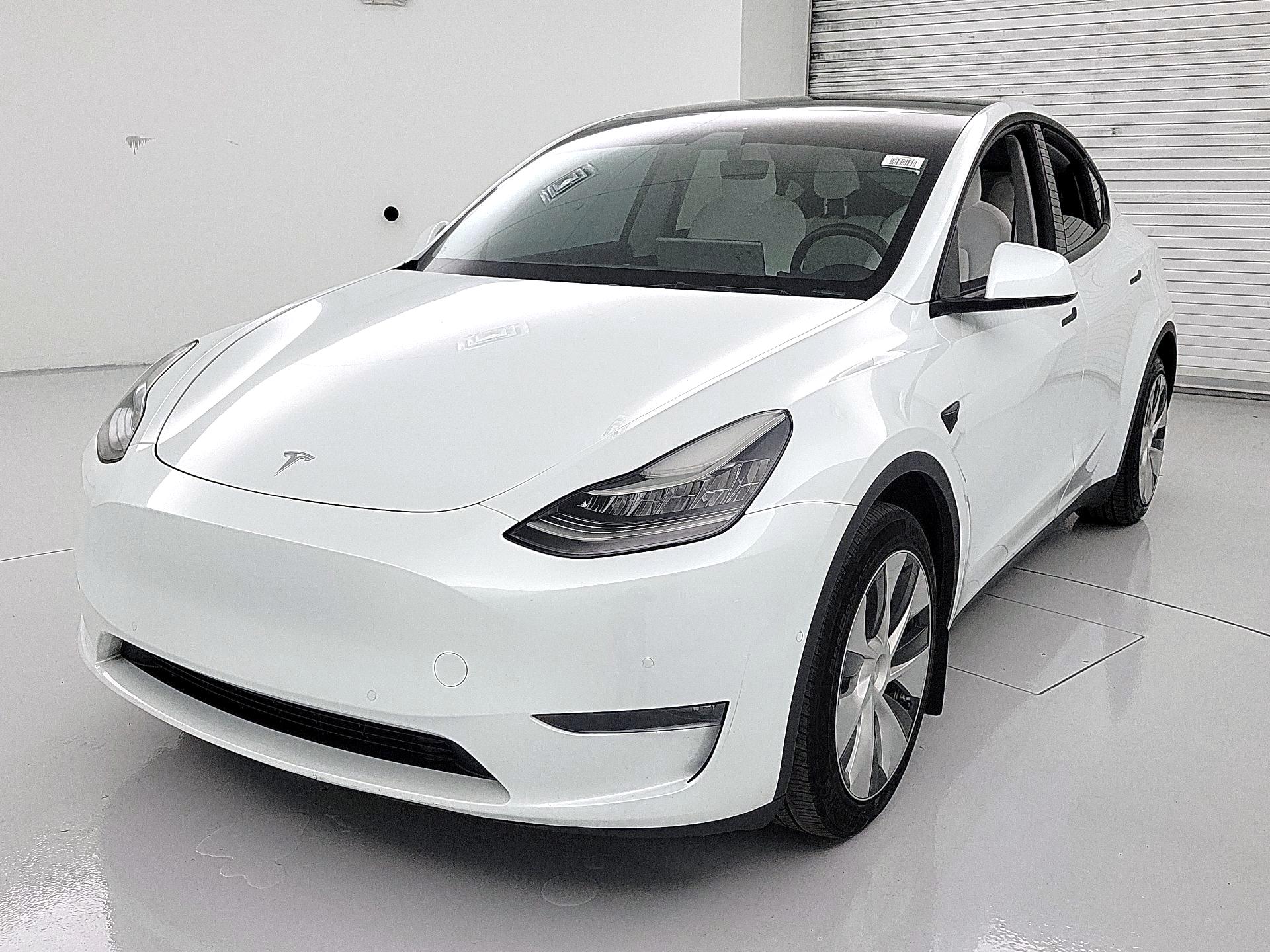 Thumbnail: 2022 Tesla Model Y - 3