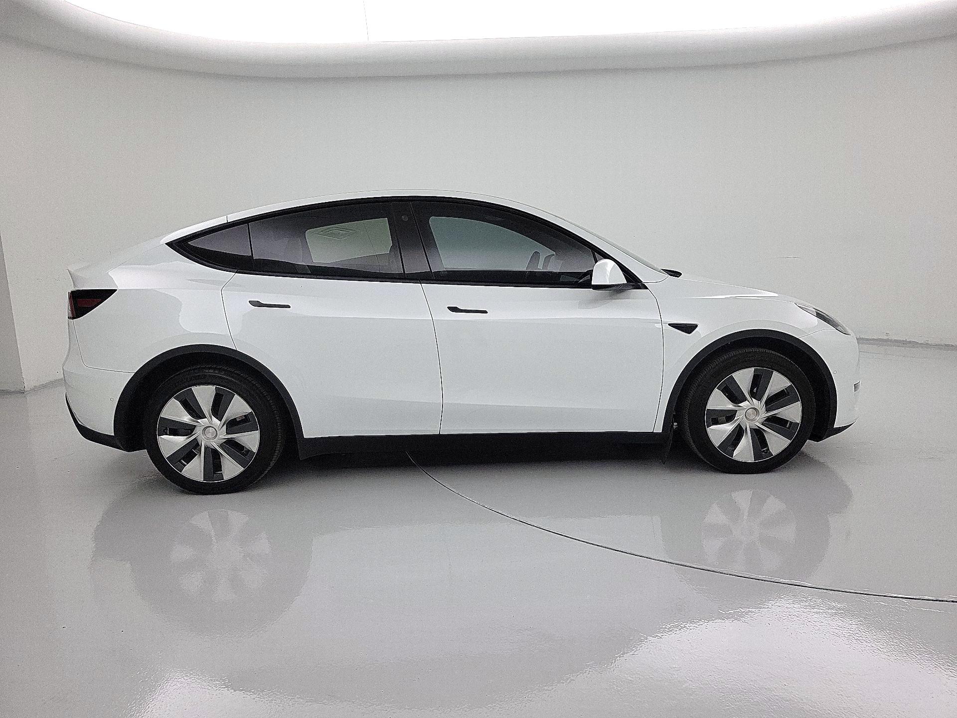 Thumbnail: 2022 Tesla Model Y - 4