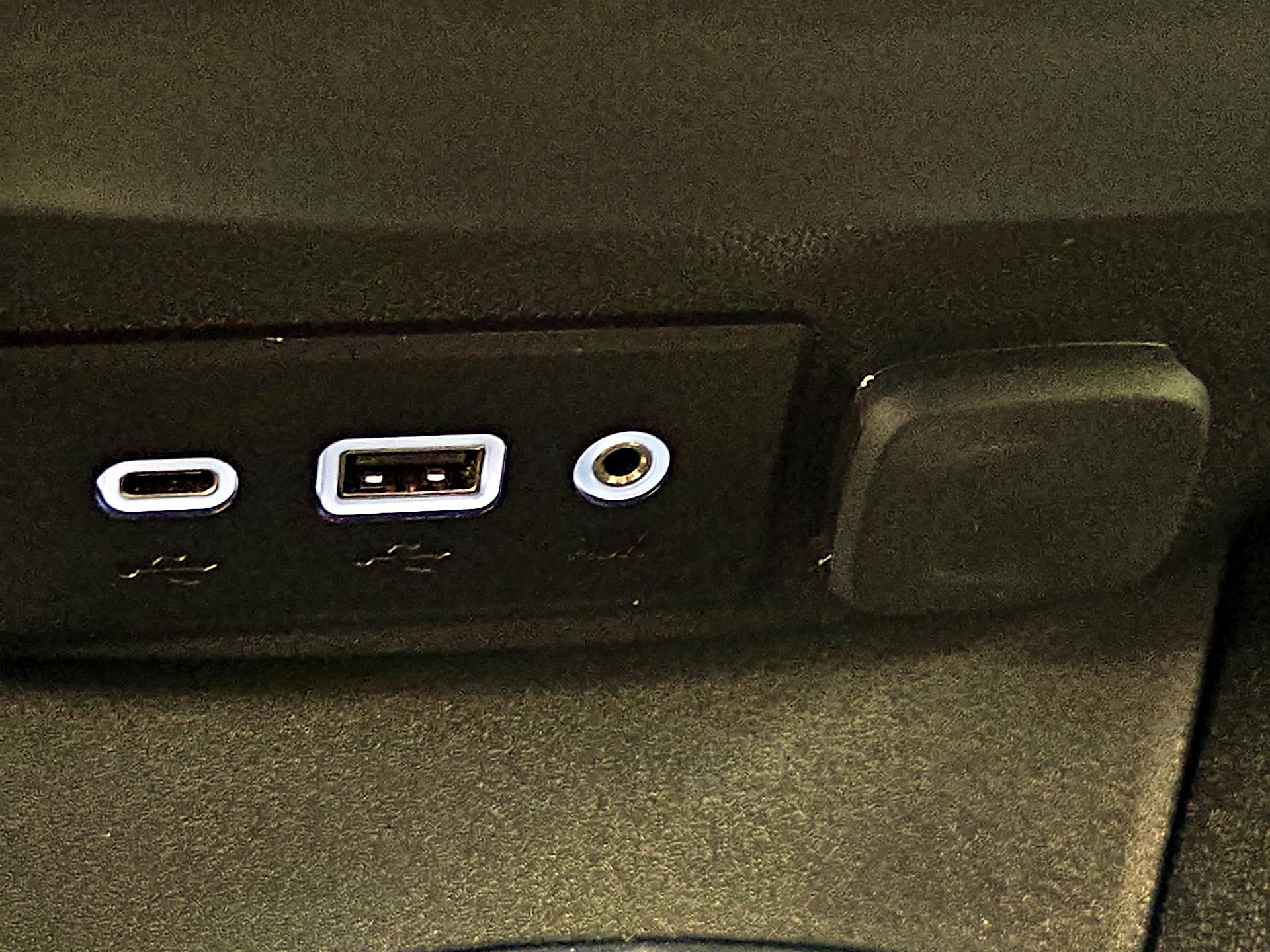 Thumbnail: 2023 Chevrolet Malibu - 18