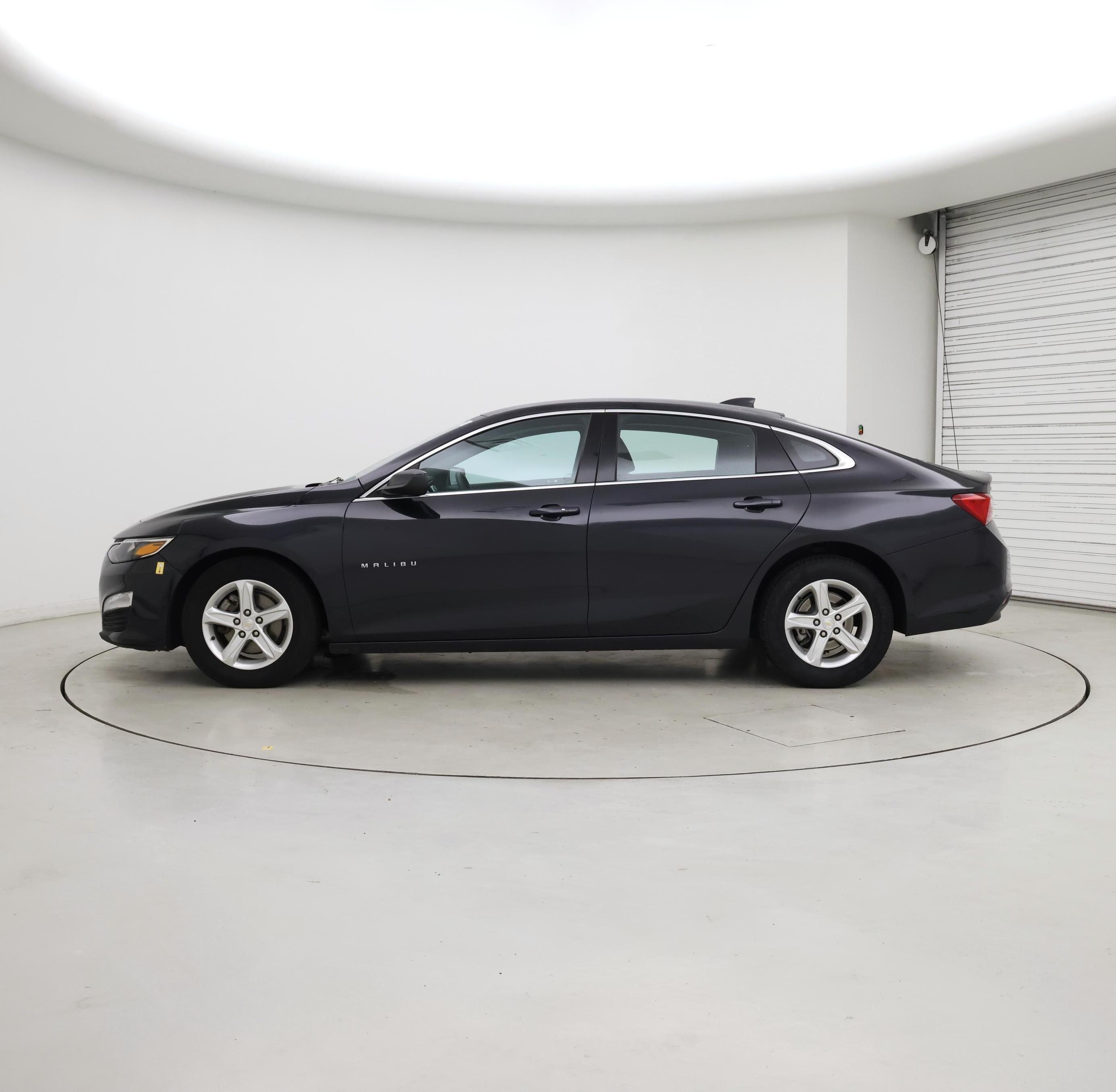 Thumbnail: 2023 Chevrolet Malibu - 3
