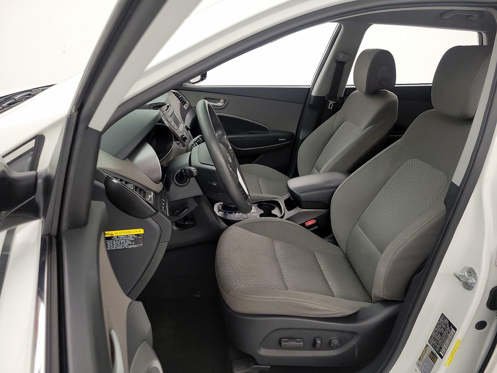 Thumbnail: 2016 Hyundai Santa Fe - 9
