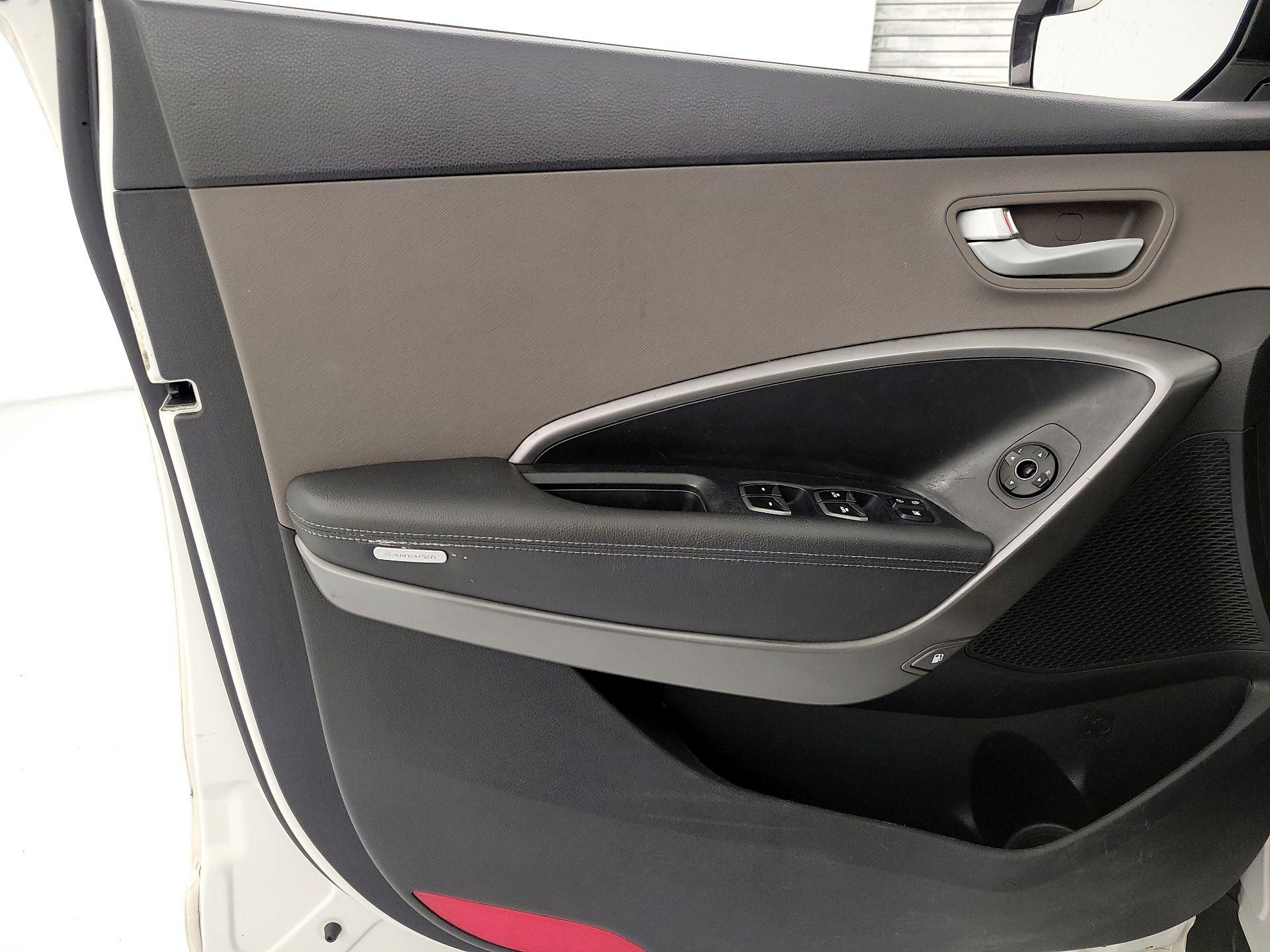 Thumbnail: 2016 Hyundai Santa Fe - 10