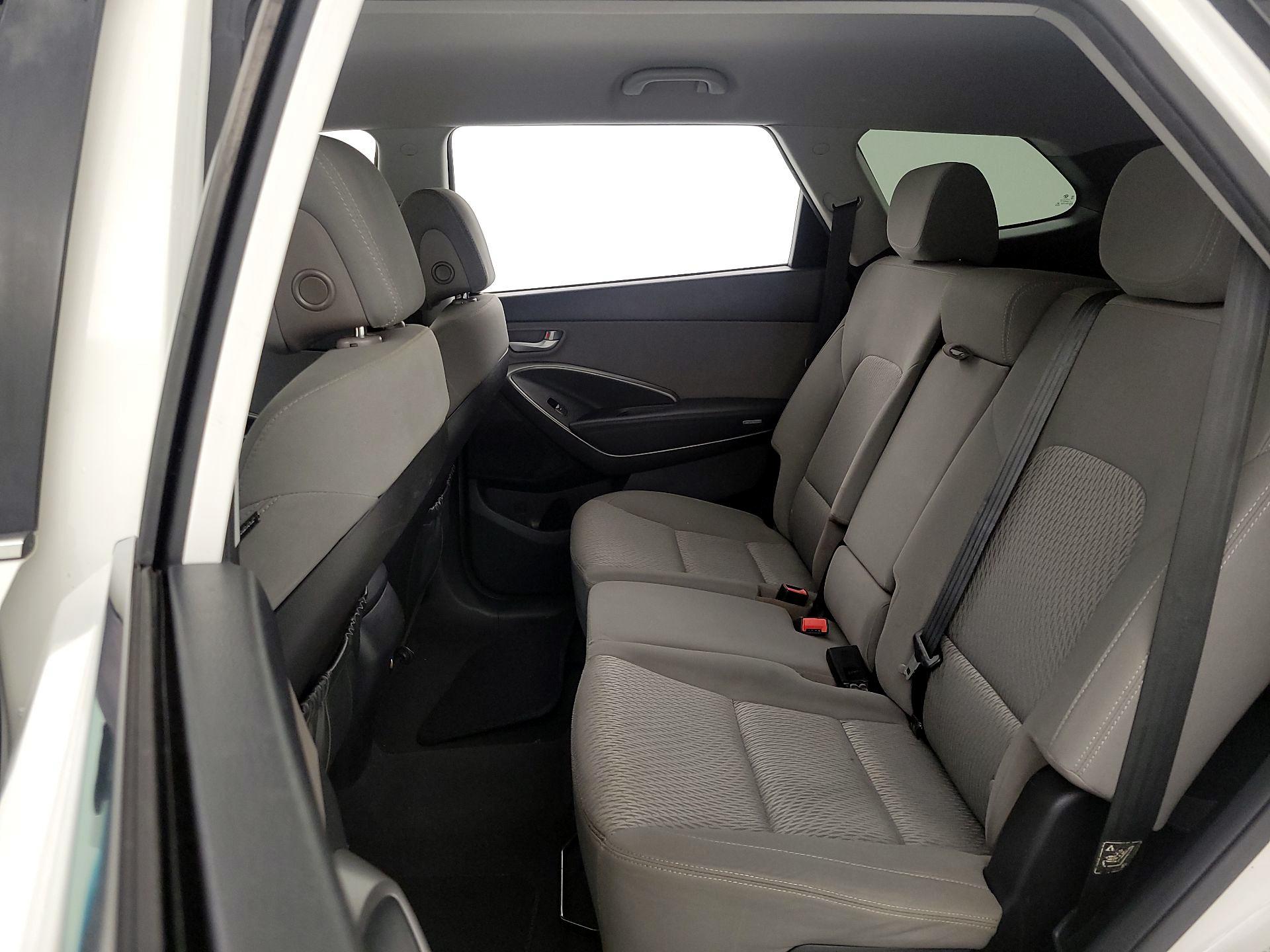 Thumbnail: 2016 Hyundai Santa Fe - 17