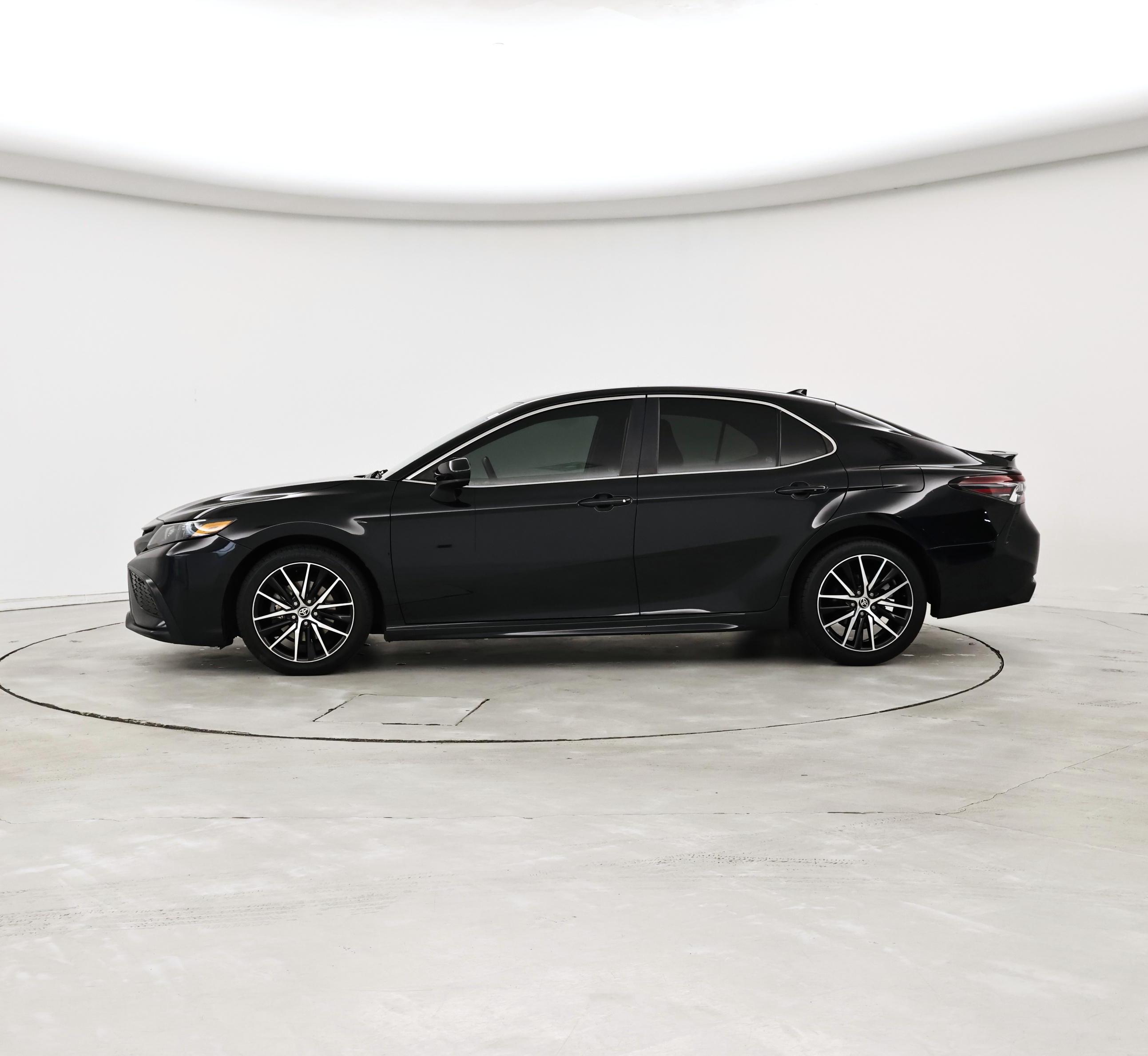 Thumbnail: 2021 Toyota Camry - 3
