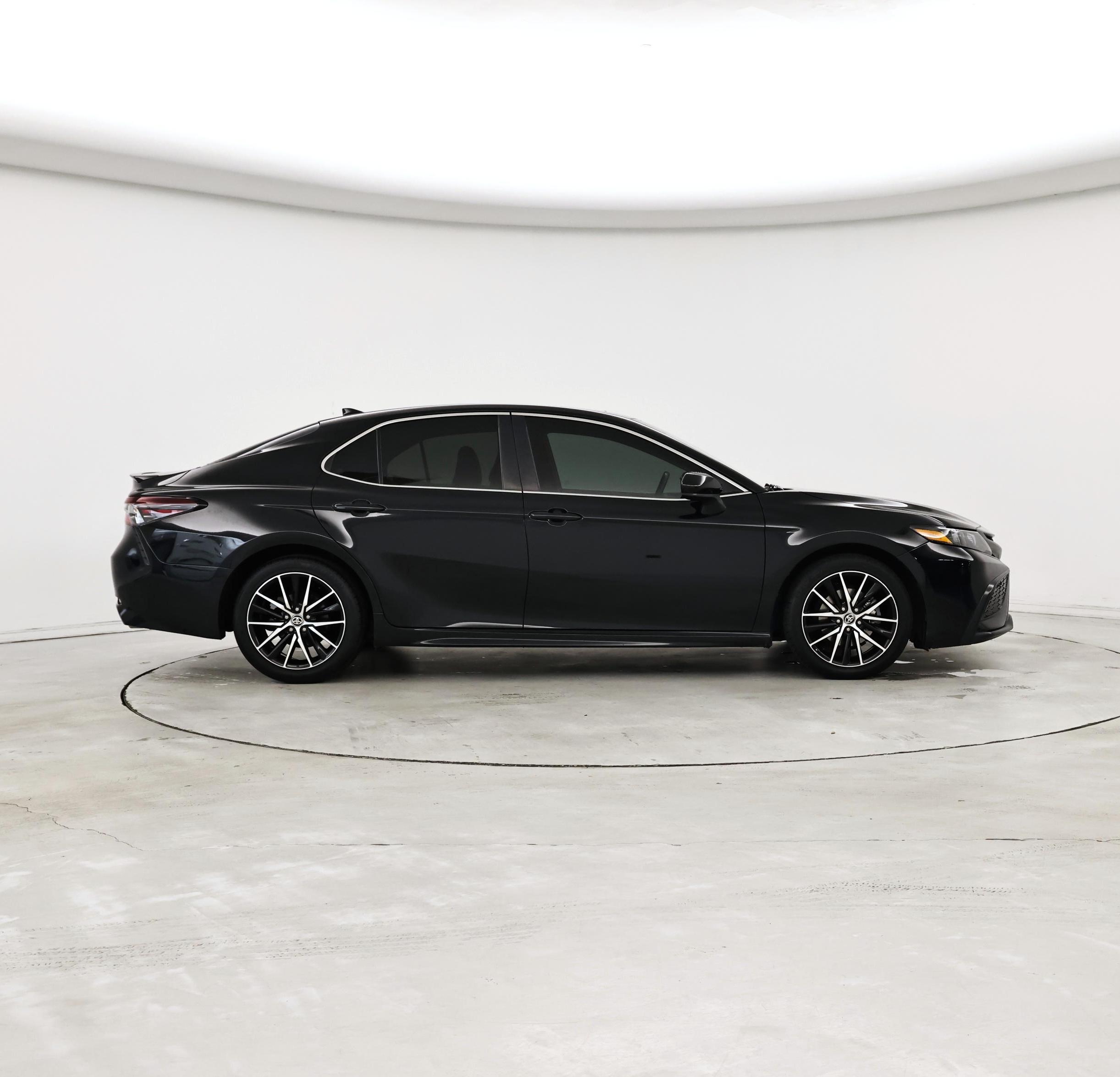 Thumbnail: 2021 Toyota Camry - 7