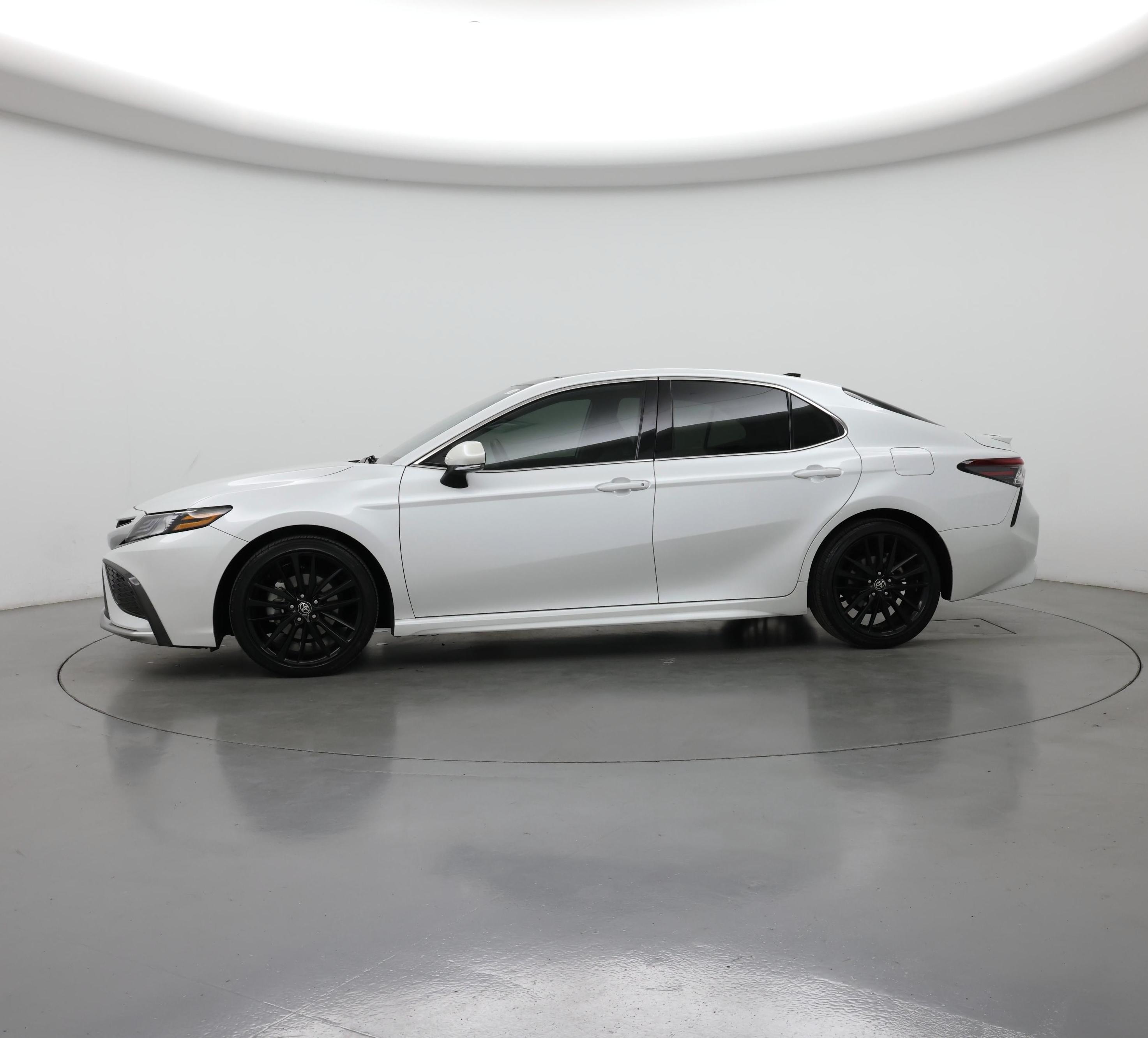 Thumbnail: 2021 Toyota Camry - 3