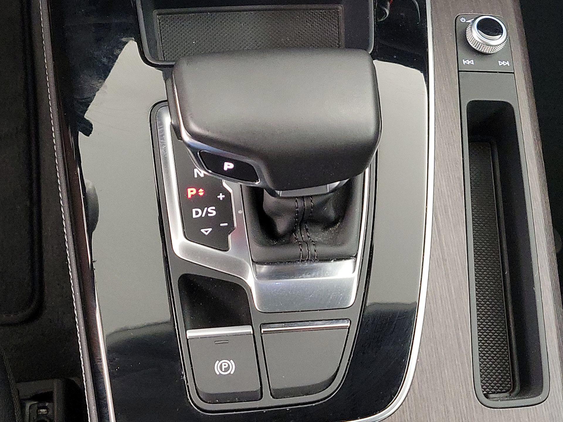 Thumbnail: 2022 Audi Q5 - 18