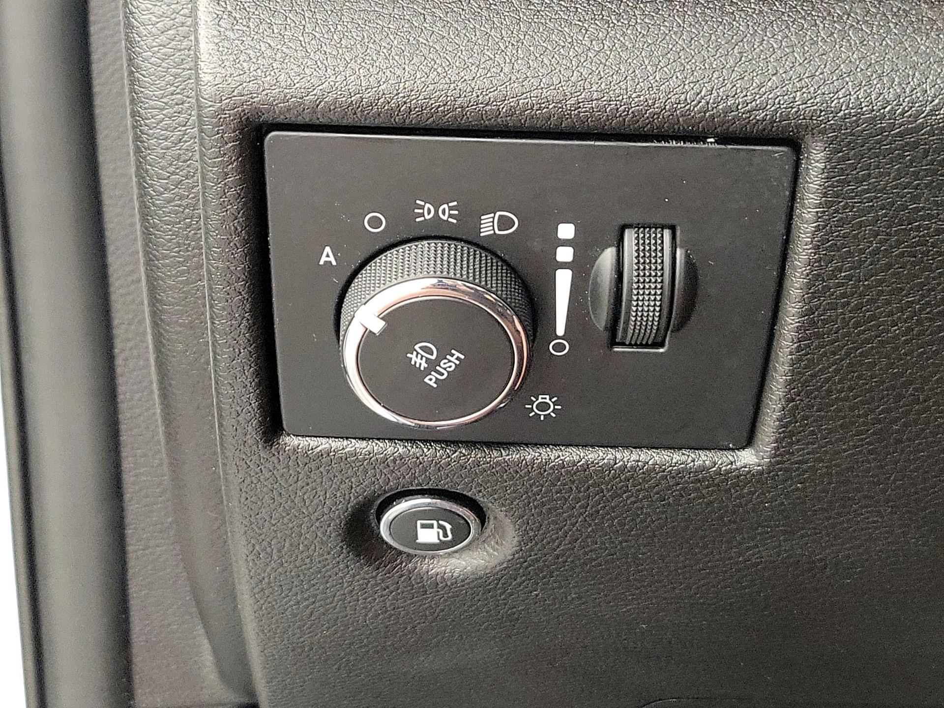Thumbnail: 2021 Jeep Grand Cherokee - 13