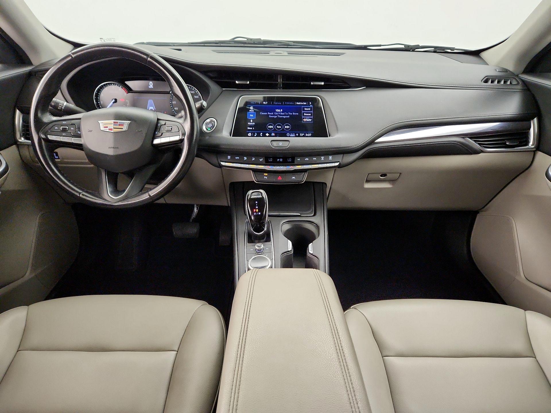 Thumbnail: 2022 Cadillac XT4 - 9
