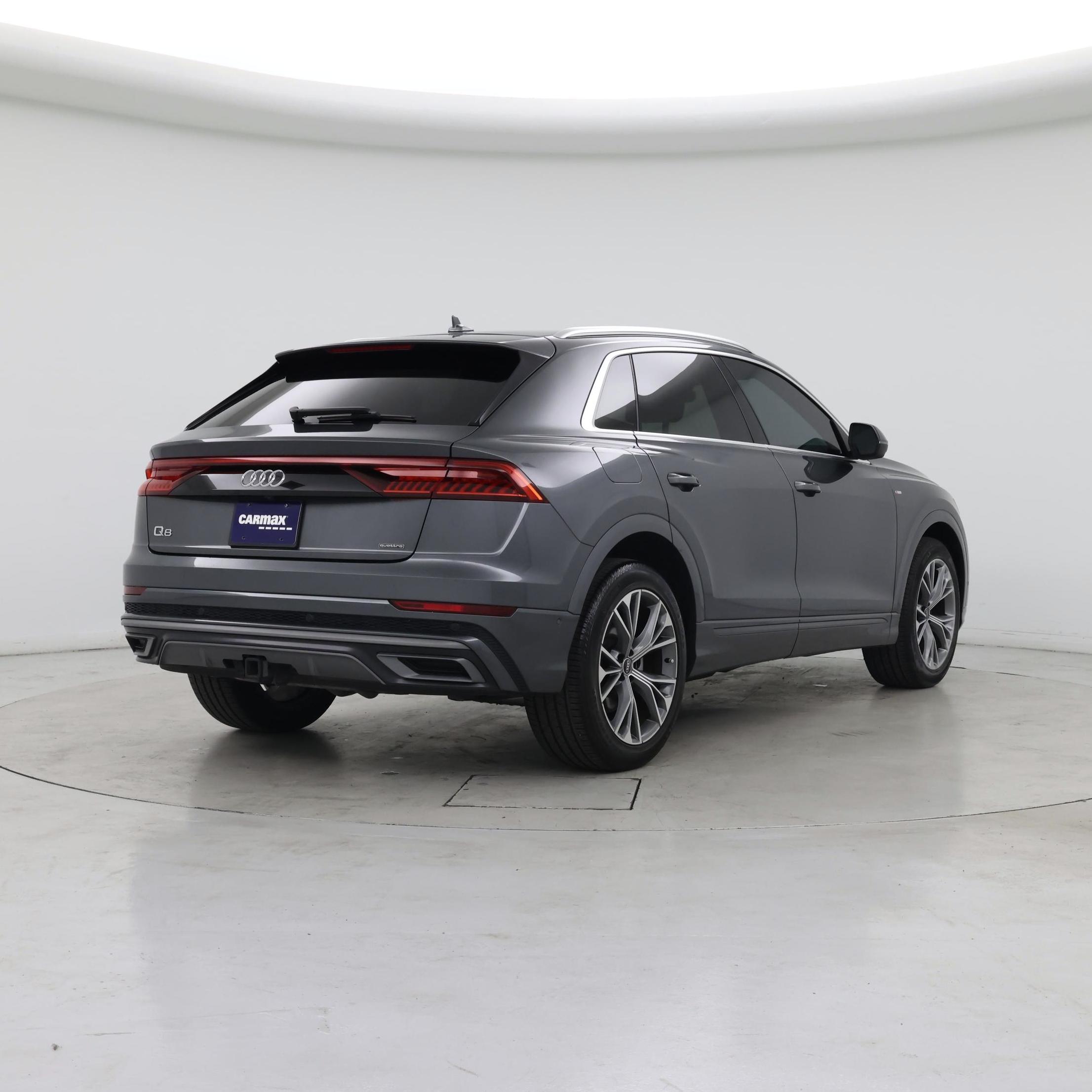 Thumbnail: 2021 Audi Q8 - 8