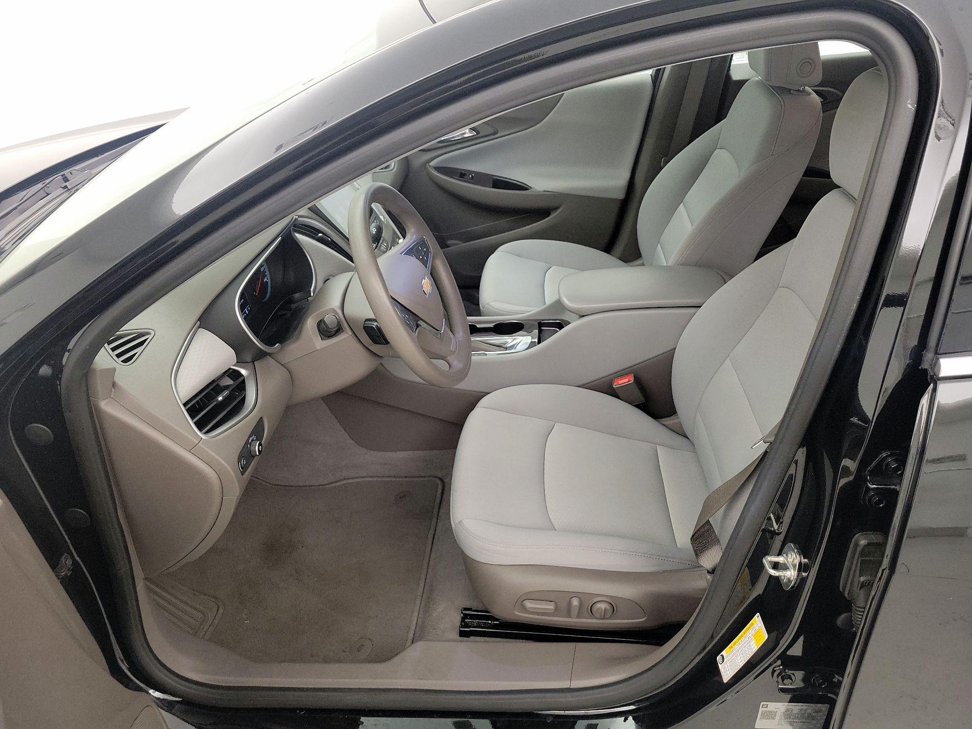 Thumbnail: 2020 Chevrolet Malibu - 11