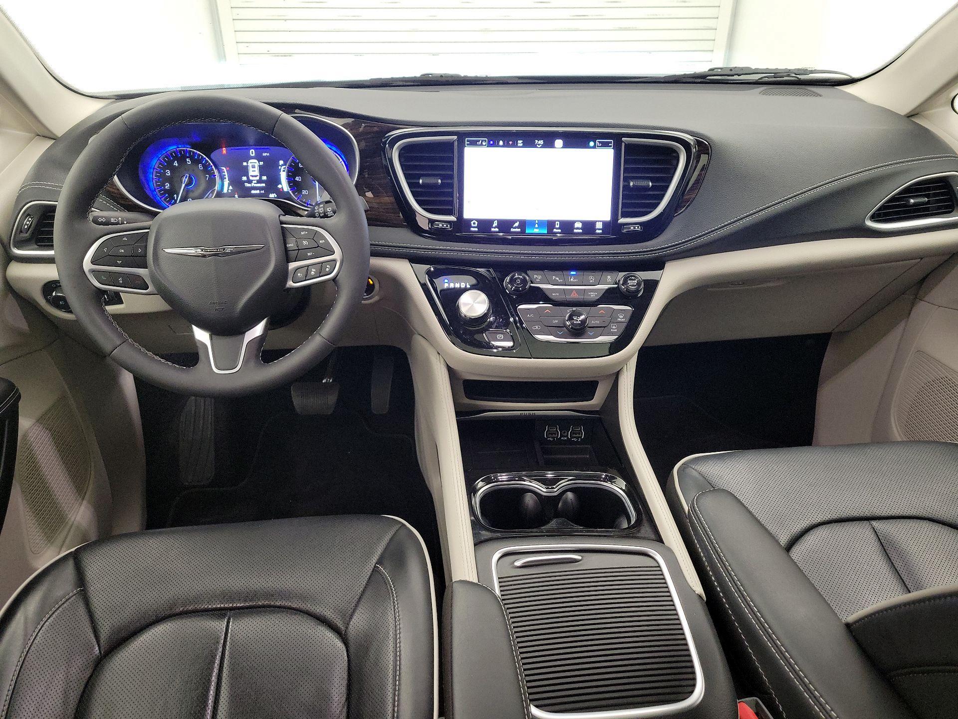 Thumbnail: 2023 Chrysler Pacifica - 9