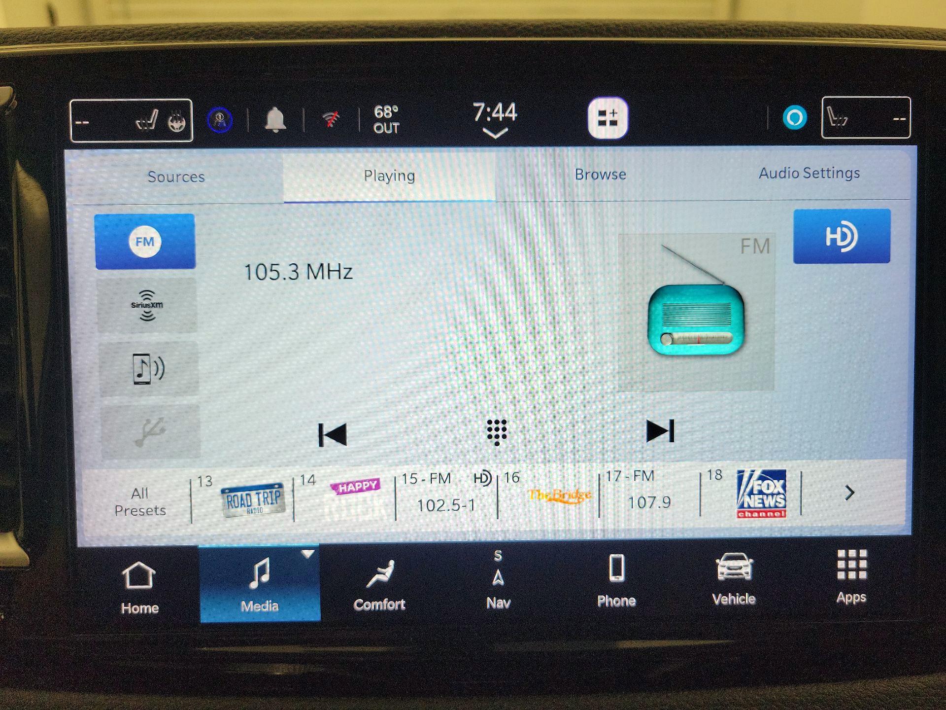Thumbnail: 2023 Chrysler Pacifica - 16