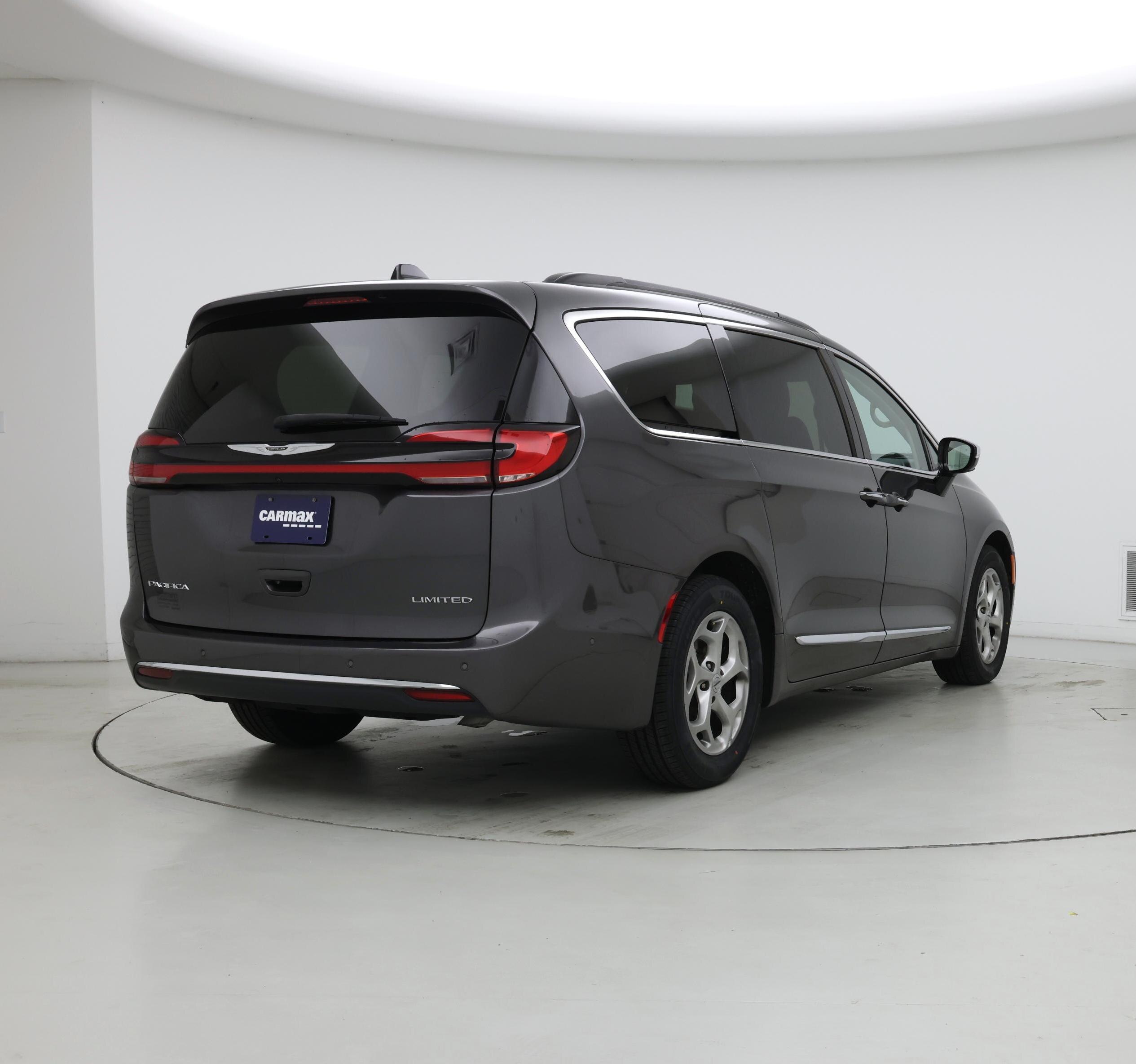 Thumbnail: 2023 Chrysler Pacifica - 8