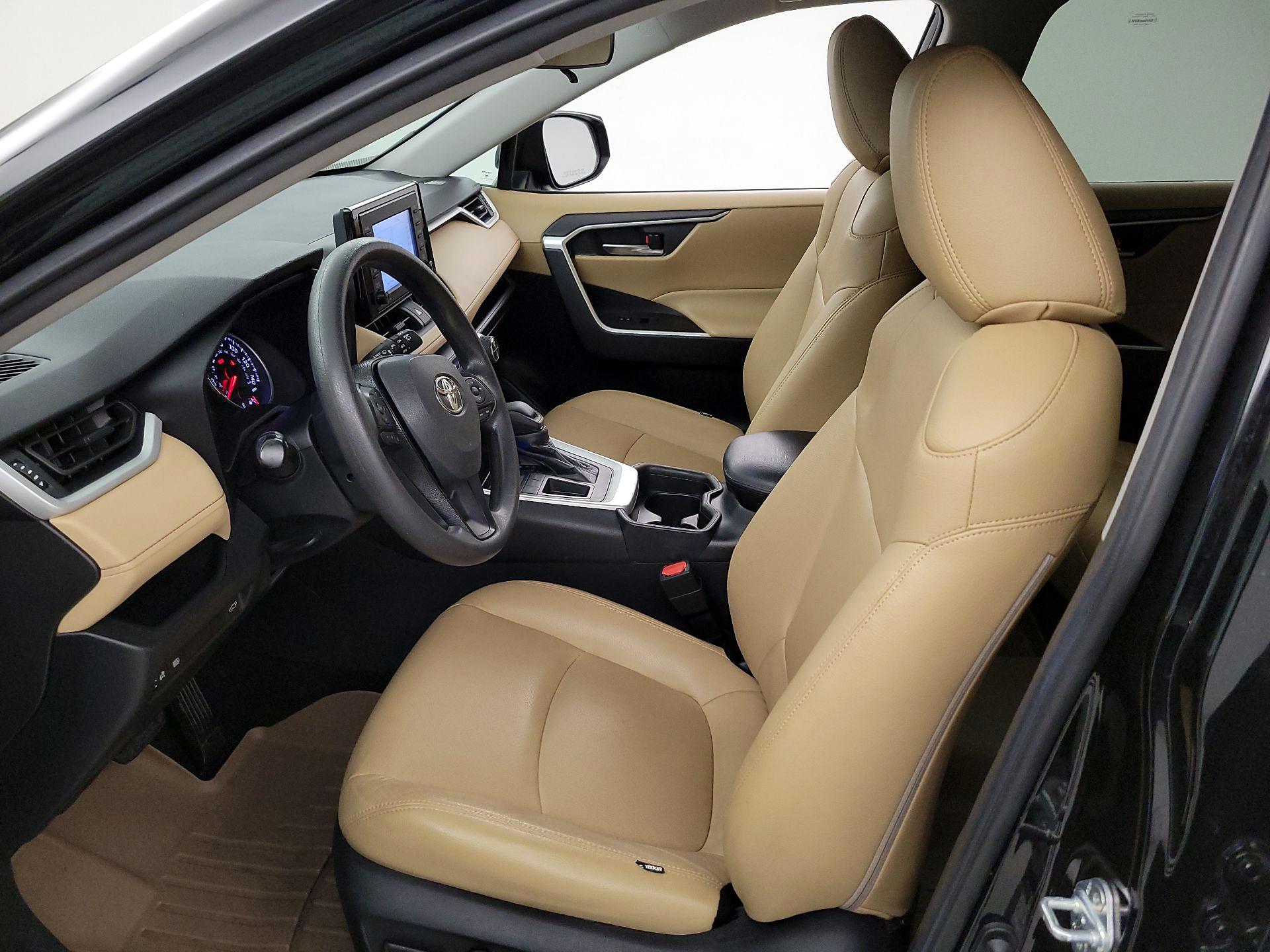 Thumbnail: 2021 Toyota RAV4 - 9