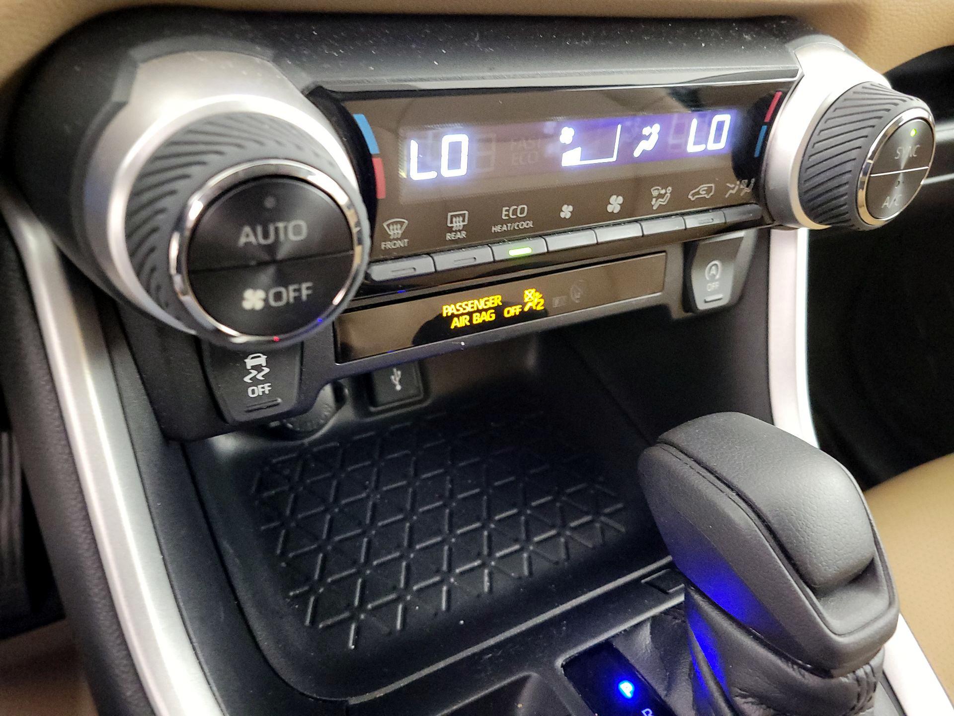Thumbnail: 2021 Toyota RAV4 - 14