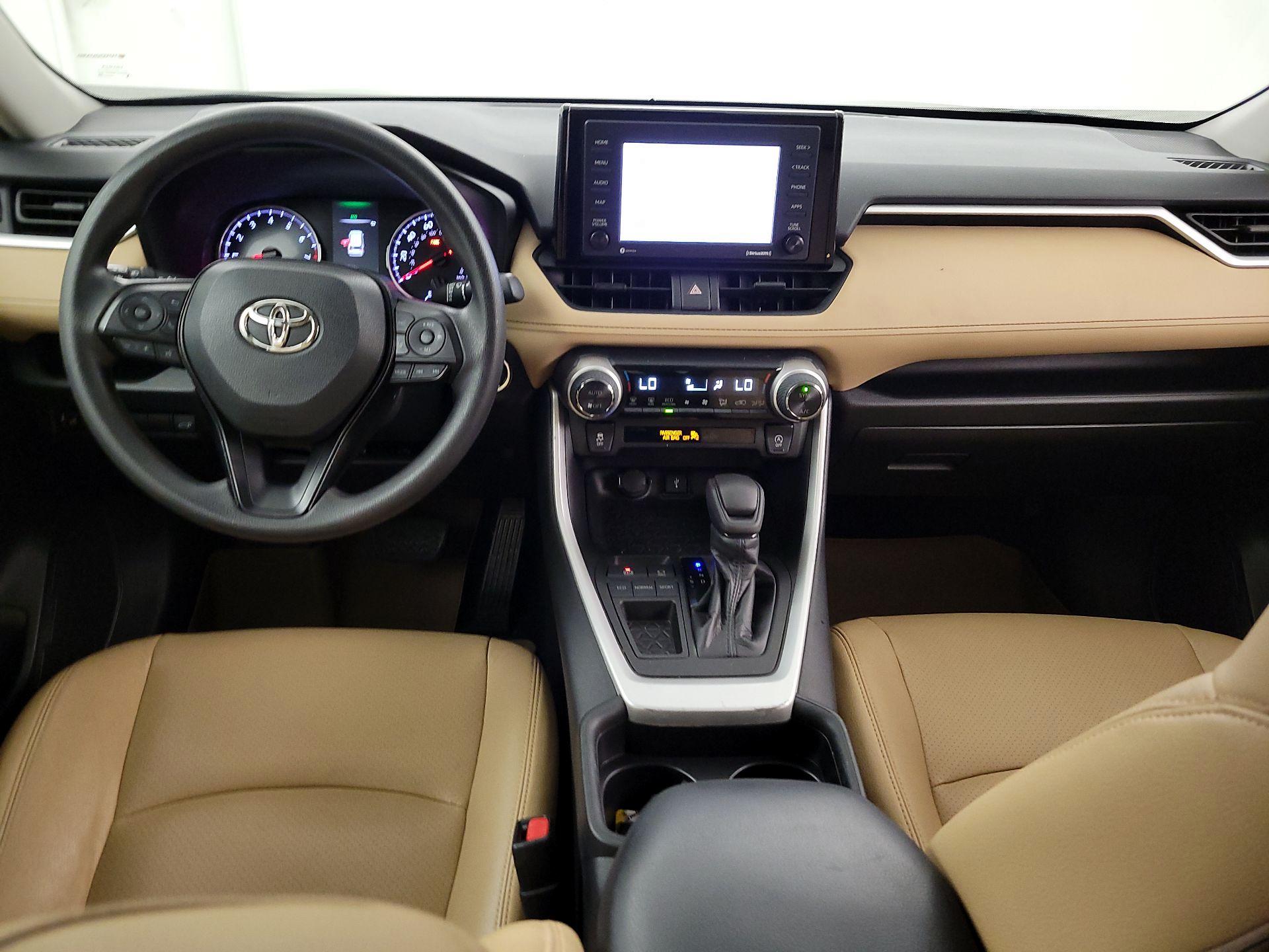 Thumbnail: 2021 Toyota RAV4 - 8