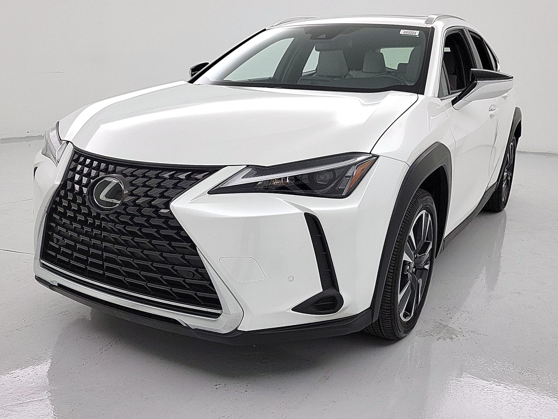 Thumbnail: 2024 Lexus UX - 3
