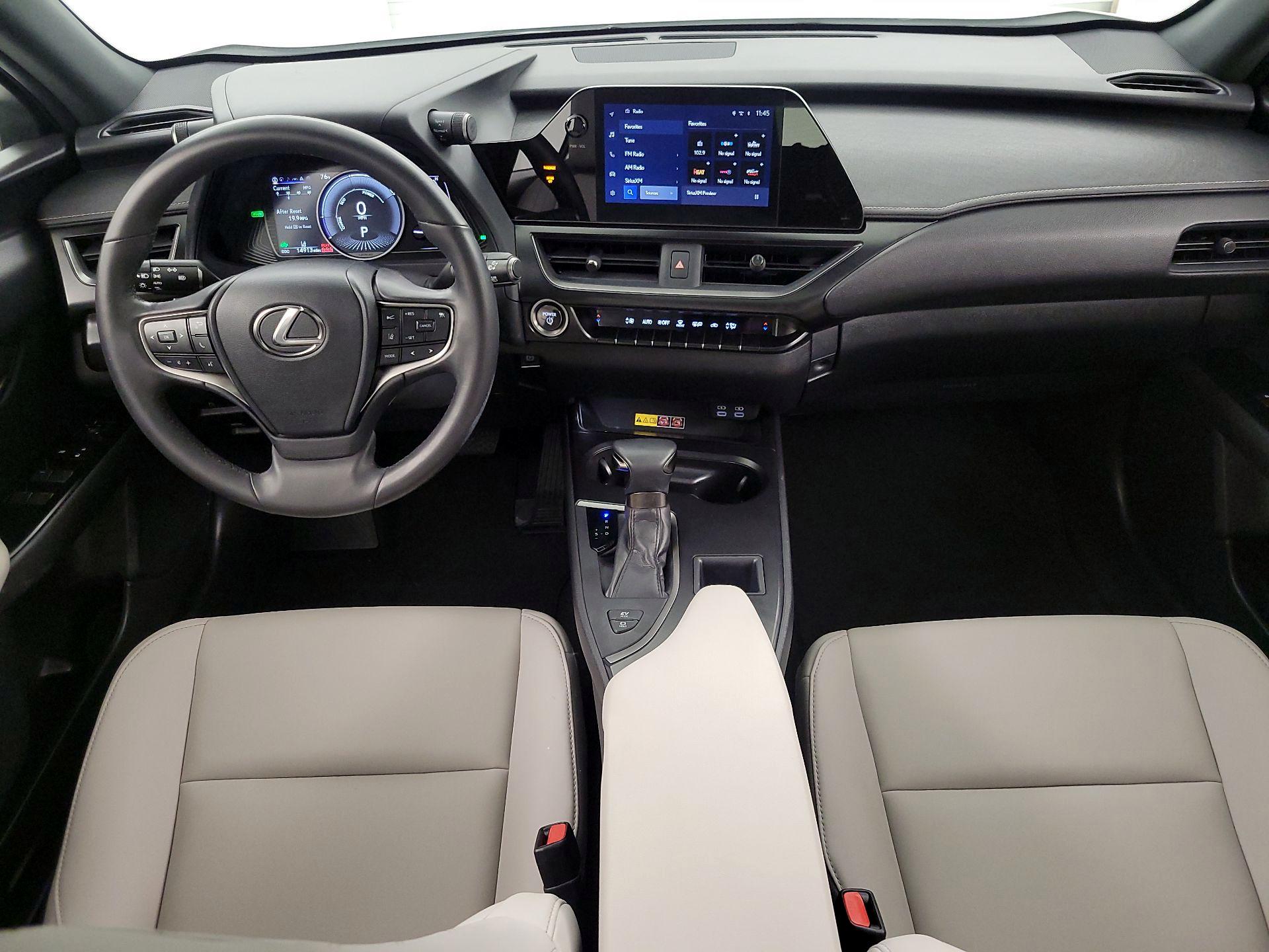 Thumbnail: 2024 Lexus UX - 8
