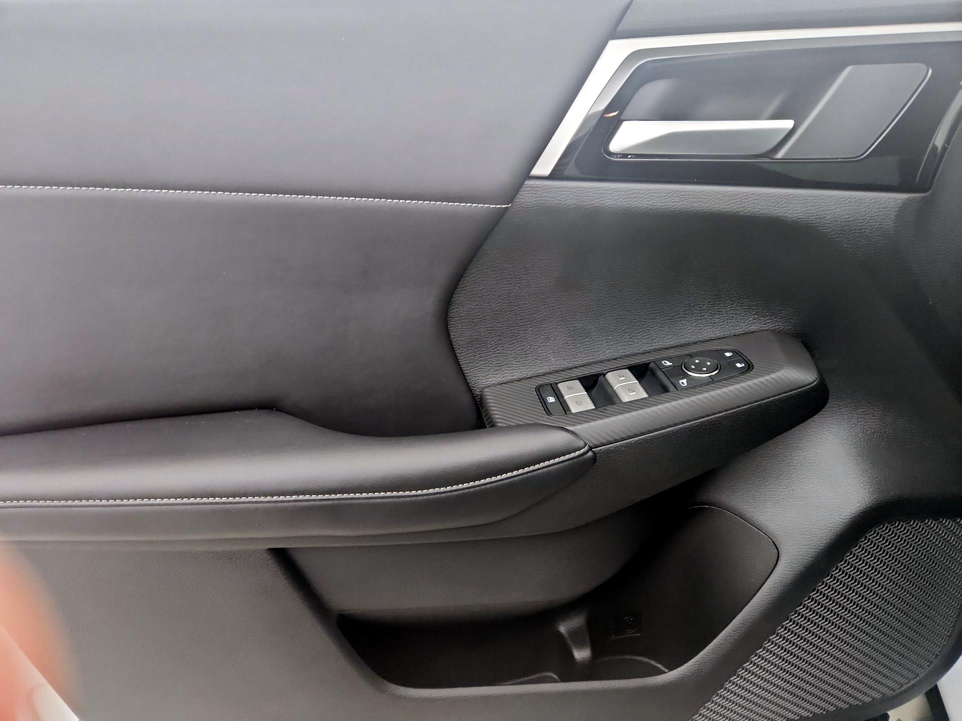 Thumbnail: 2022 Mitsubishi Outlander - 12