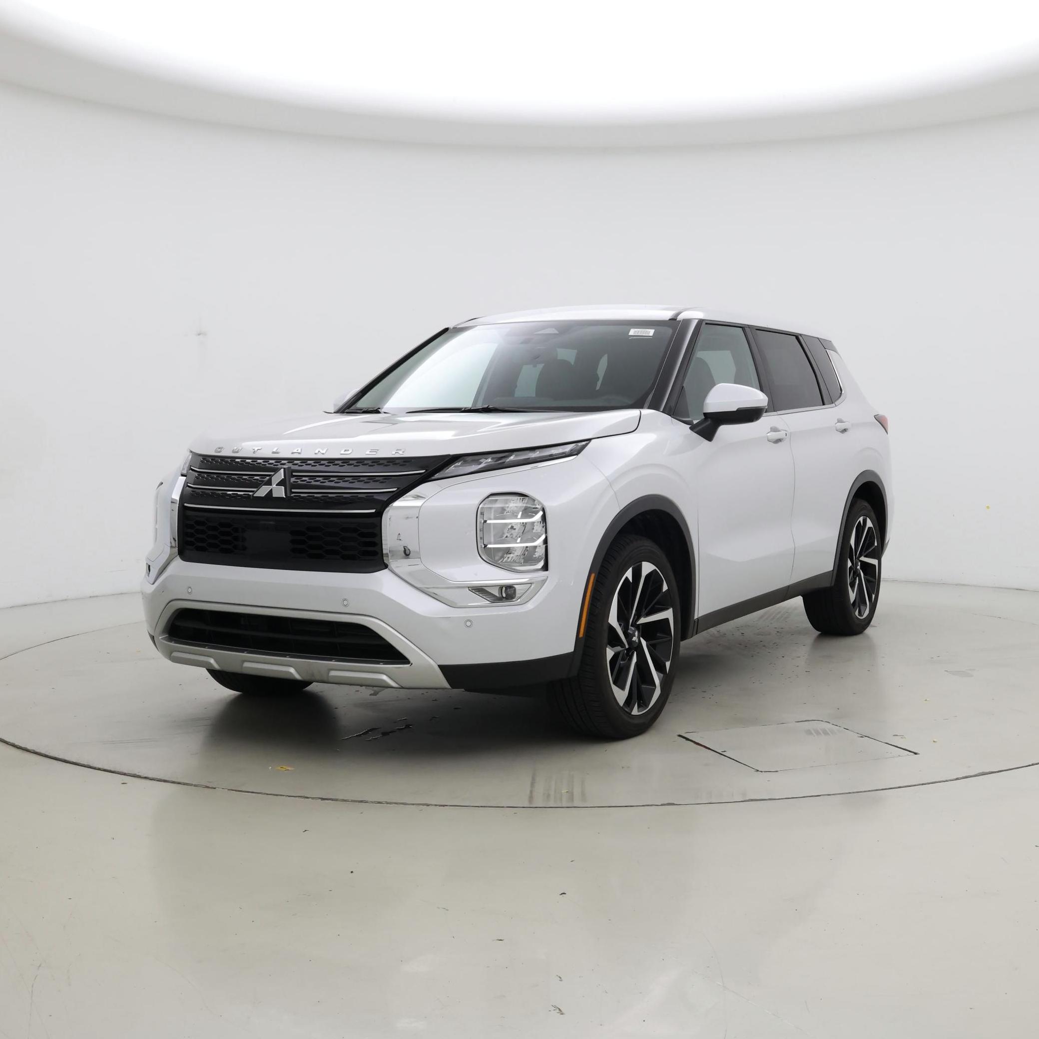 Thumbnail: 2022 Mitsubishi Outlander - 4