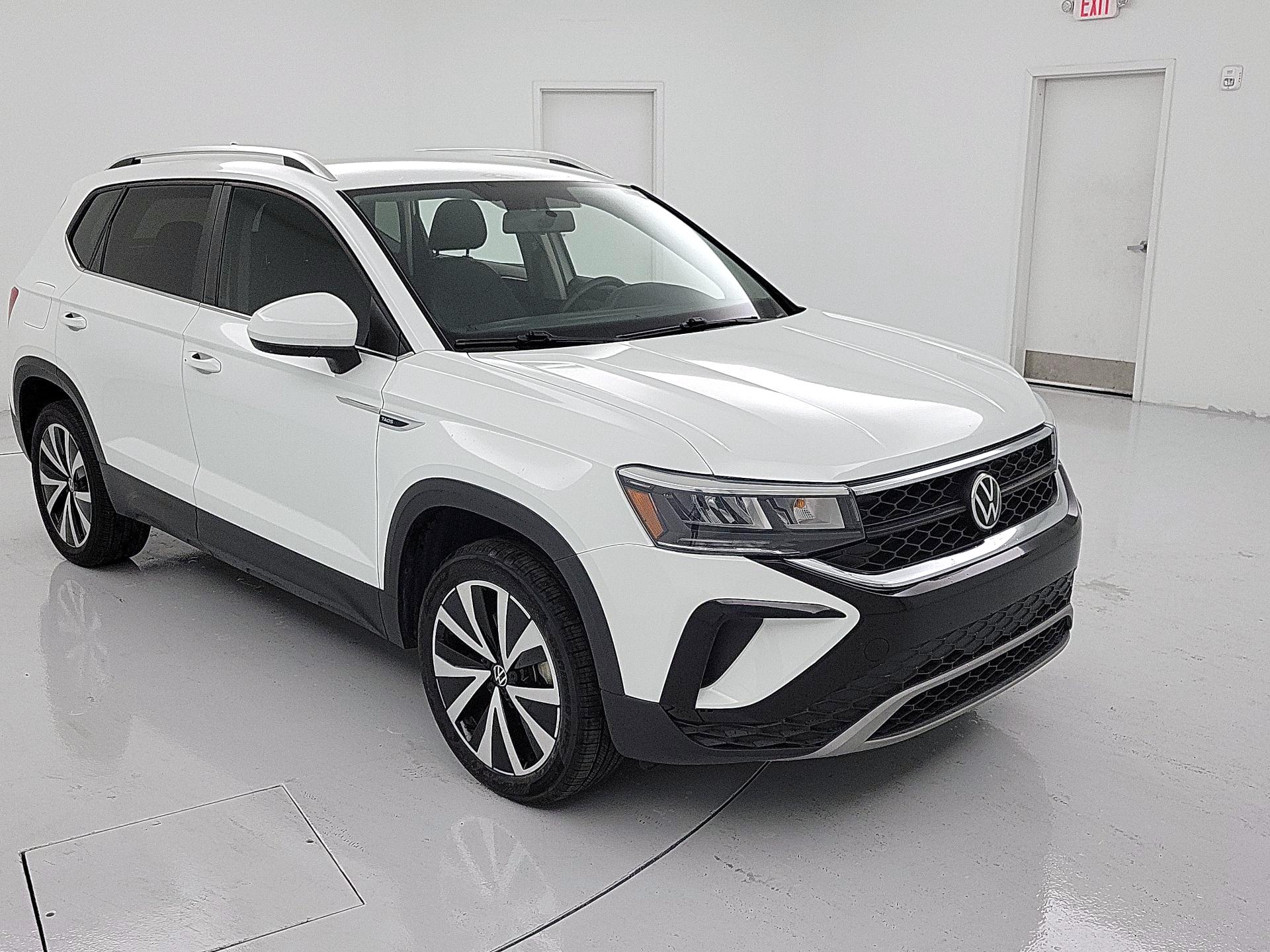 Thumbnail: 2022 Volkswagen Taos - 1