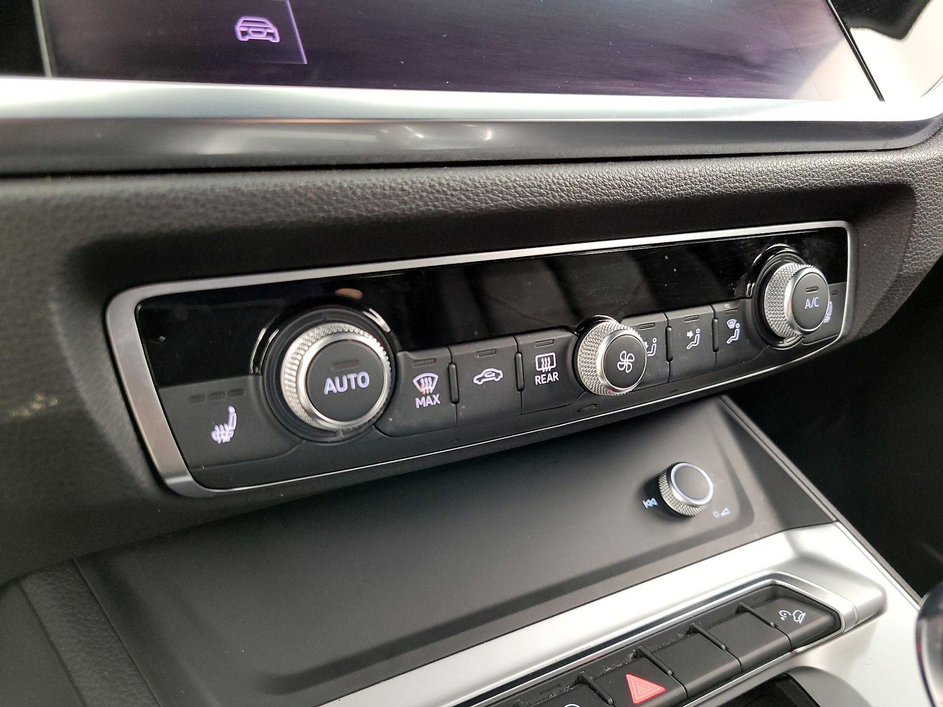 Thumbnail: 2020 Audi Q3 - 16