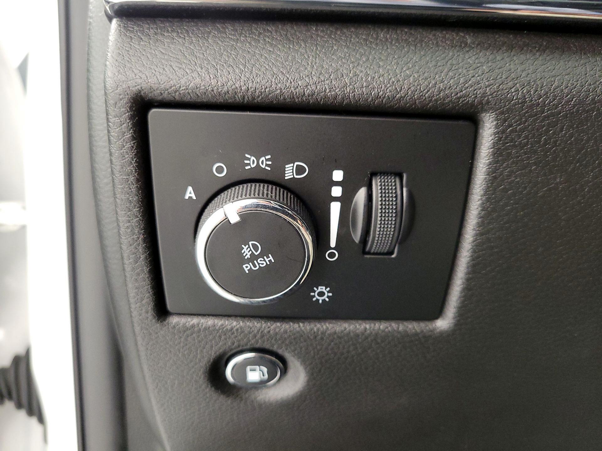 Thumbnail: 2019 Jeep Grand Cherokee - 11