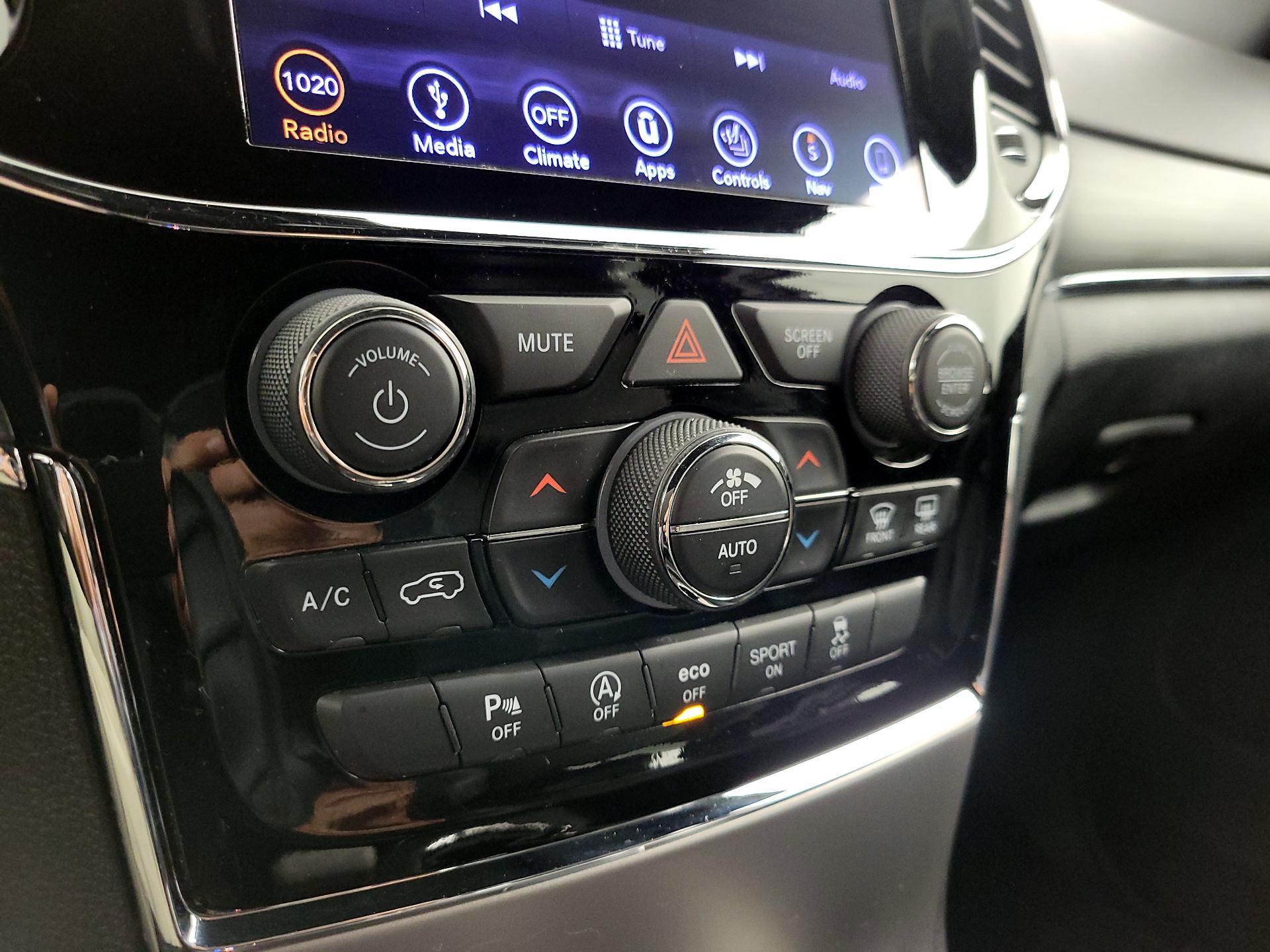 Thumbnail: 2019 Jeep Grand Cherokee - 15