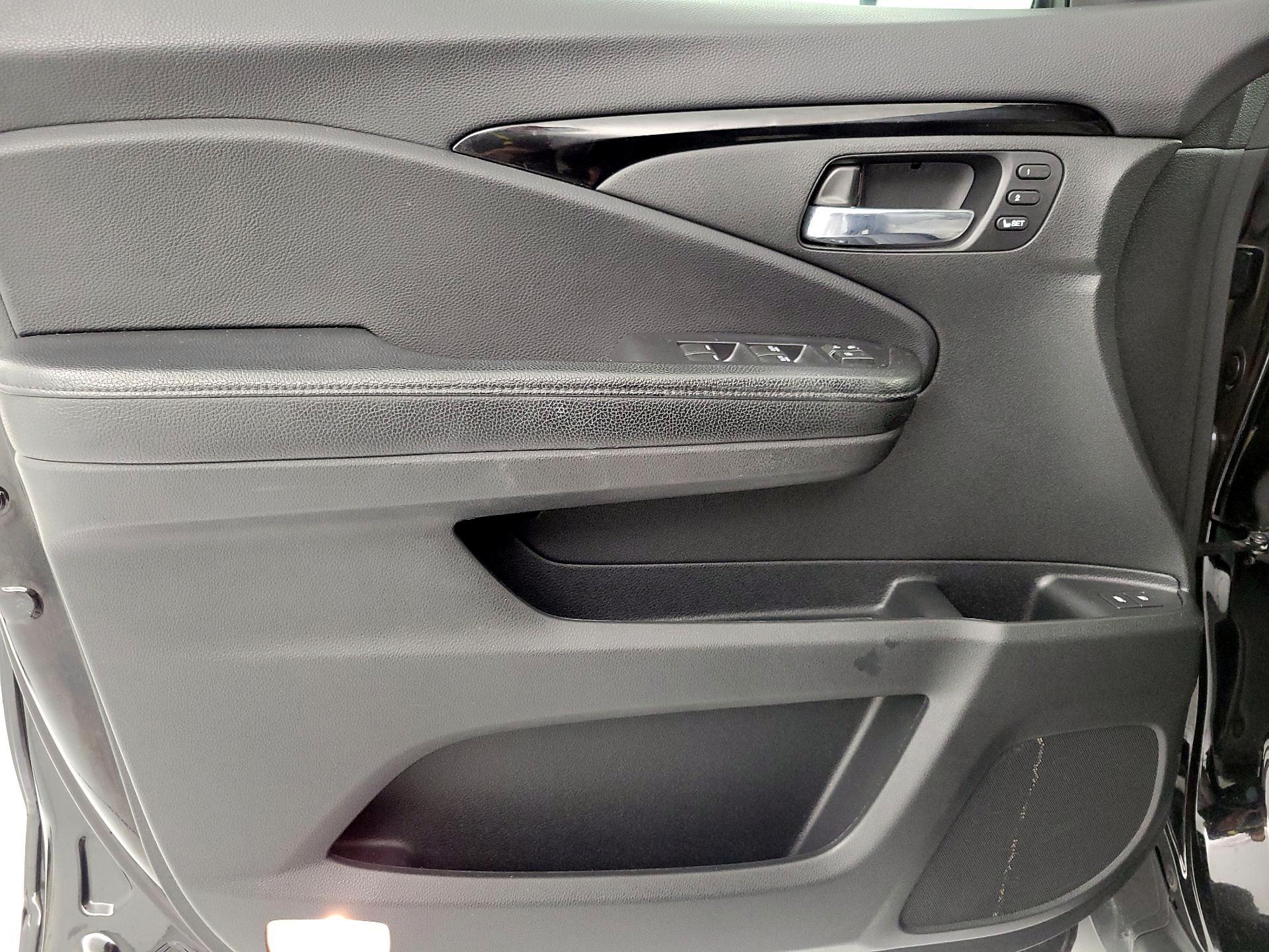 Thumbnail: 2019 Honda Passport - 10