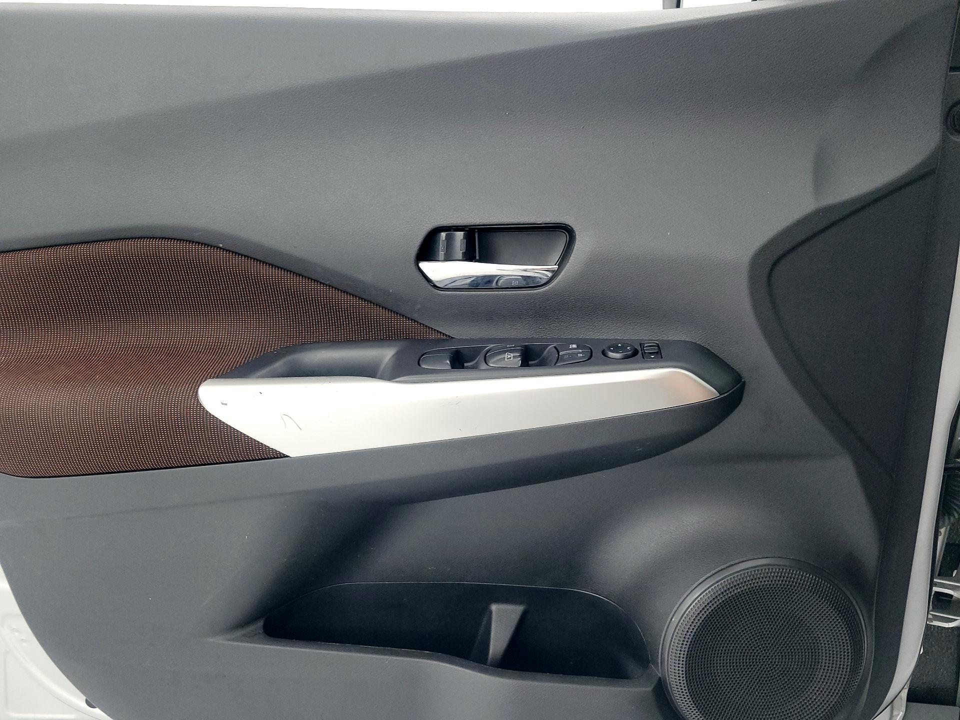 Thumbnail: 2020 Nissan Kicks - 12