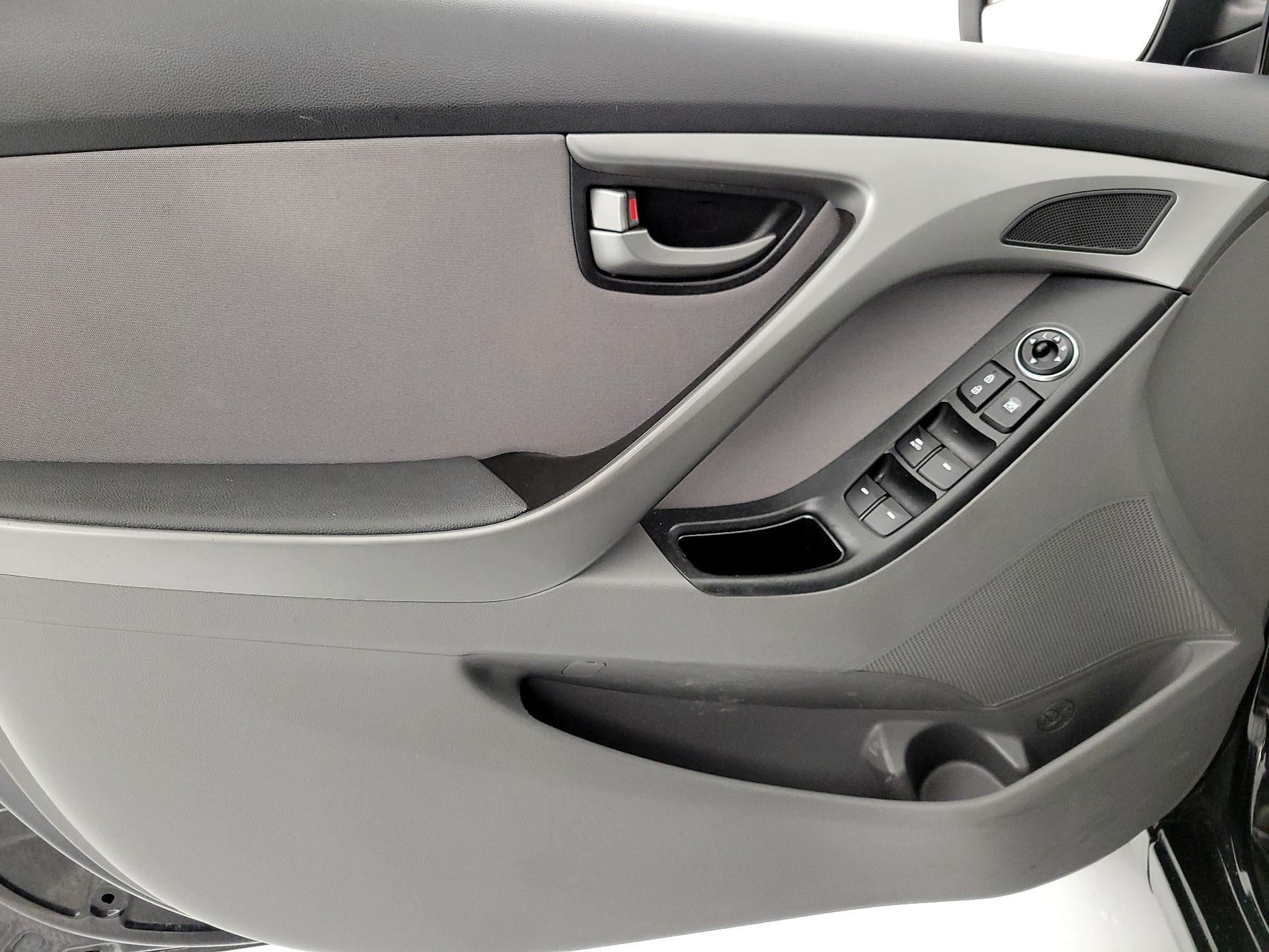 Thumbnail: 2015 Hyundai Elantra - 12