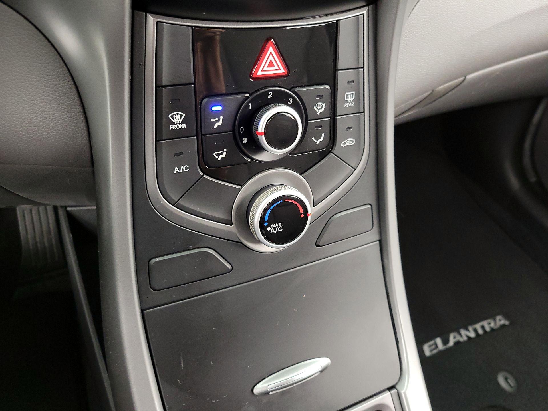 Thumbnail: 2015 Hyundai Elantra - 16