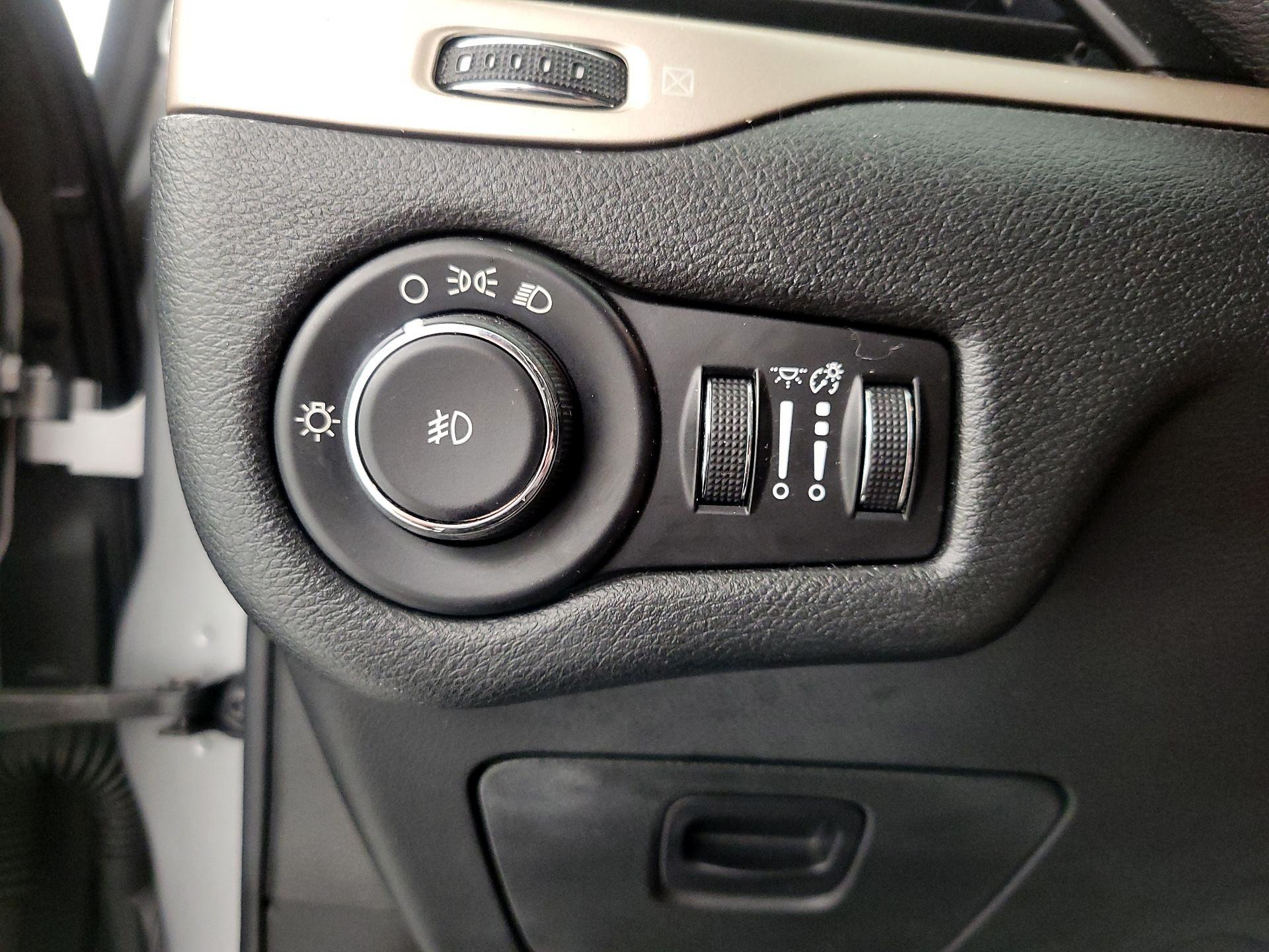 Thumbnail: 2014 Jeep Cherokee - 13