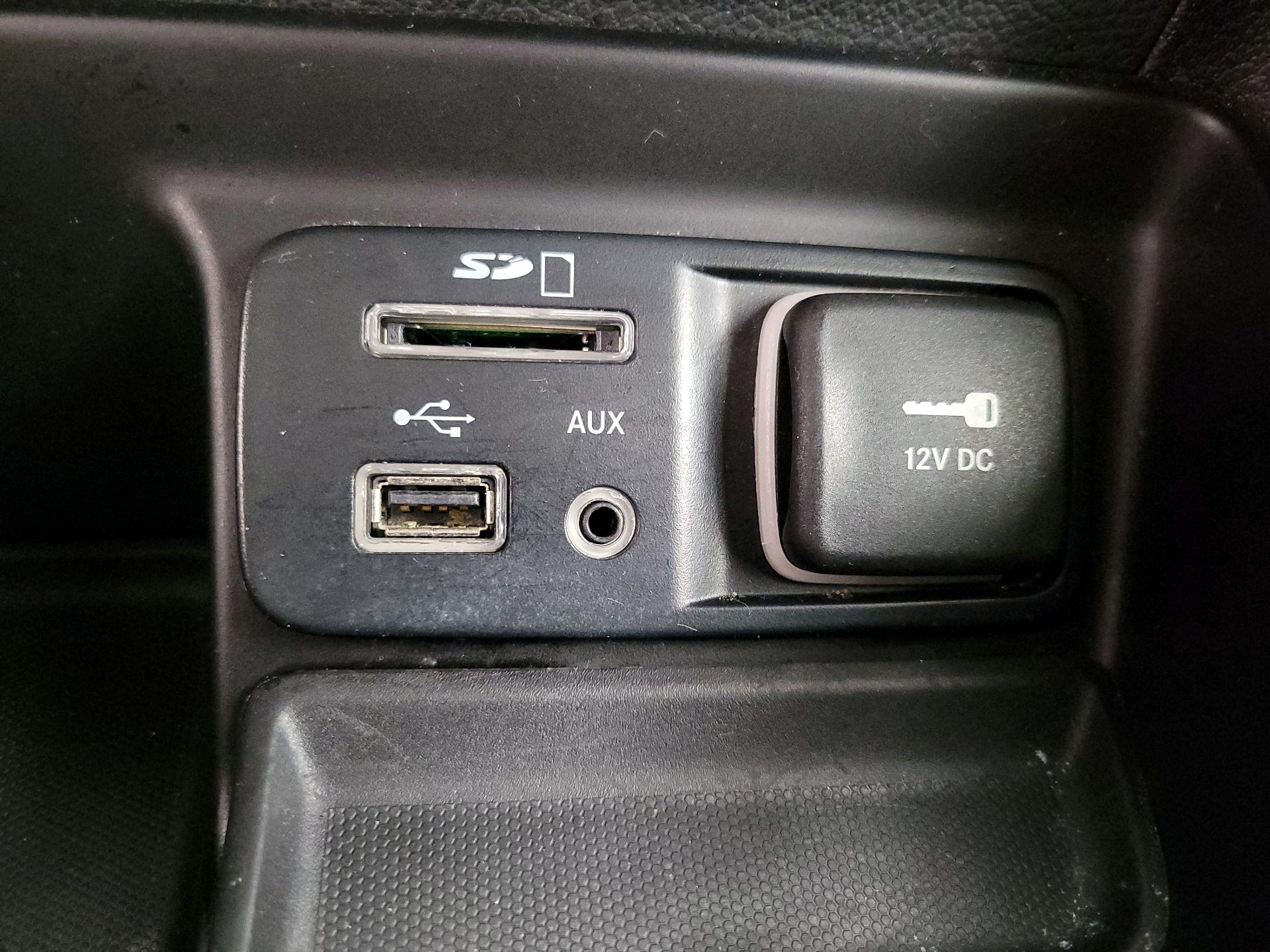 Thumbnail: 2014 Jeep Cherokee - 17