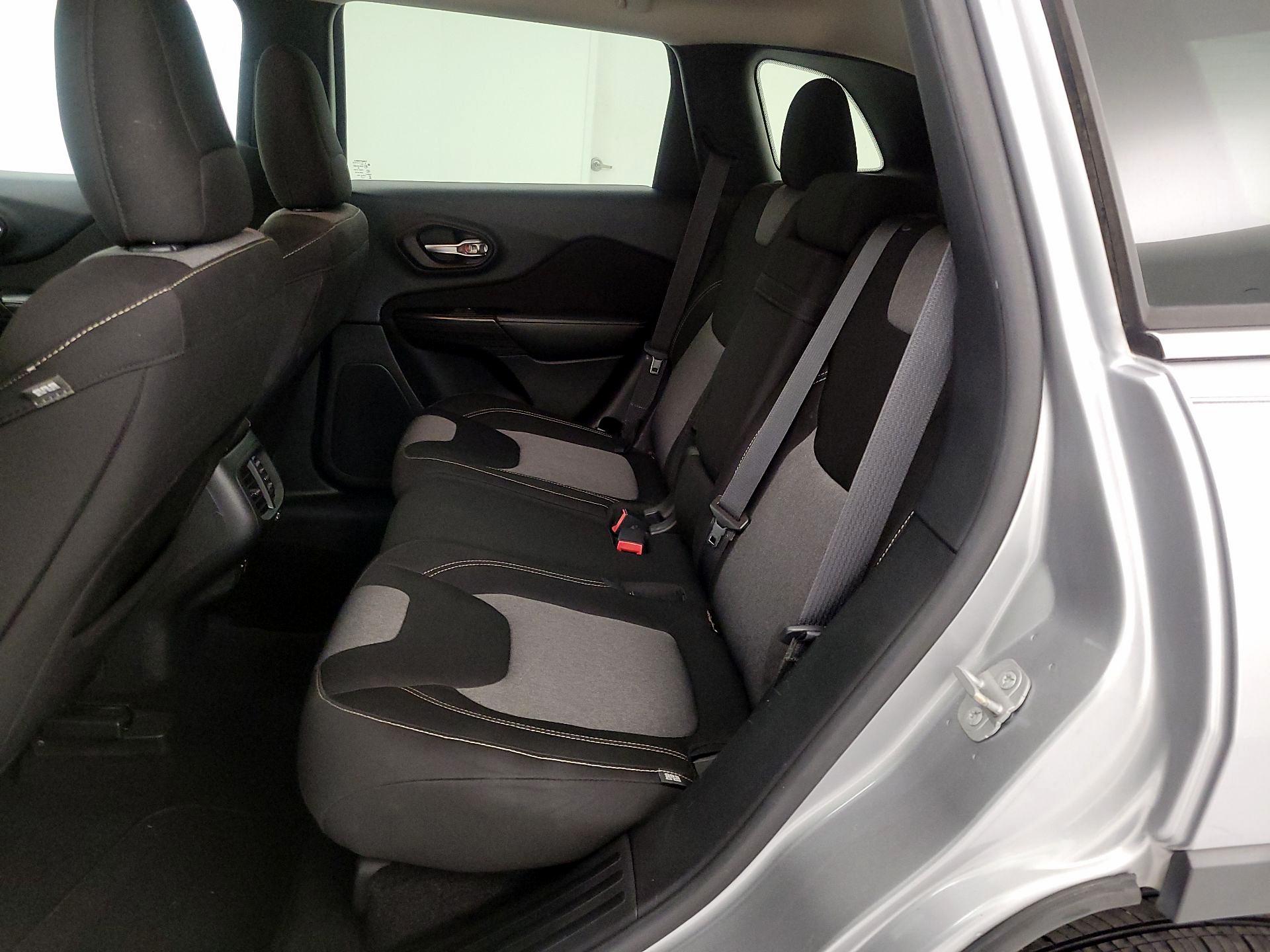 Thumbnail: 2014 Jeep Cherokee - 18